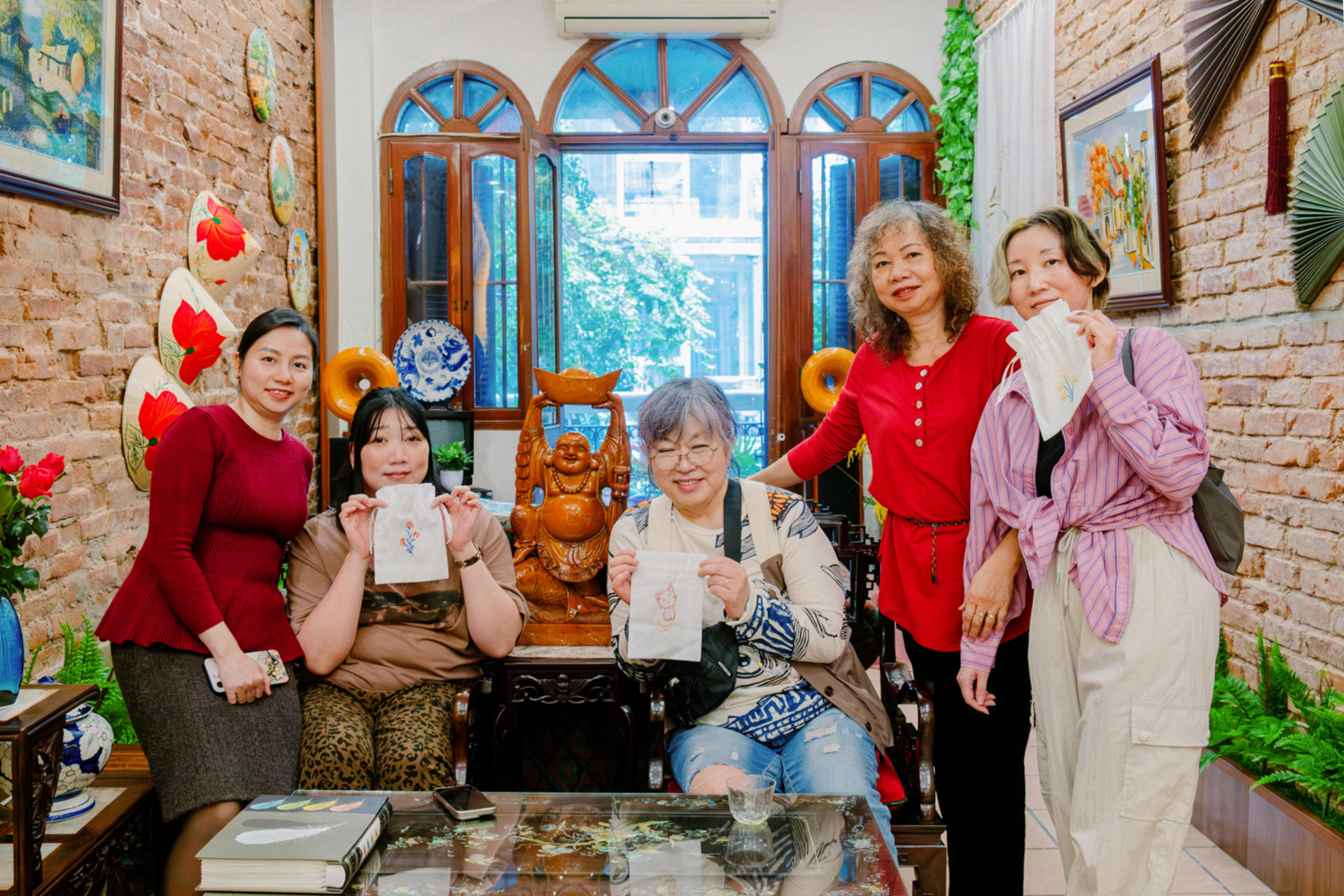 Hanoi's Heritage: Embroidery Workshop in Traditional House - Thumbnail 4