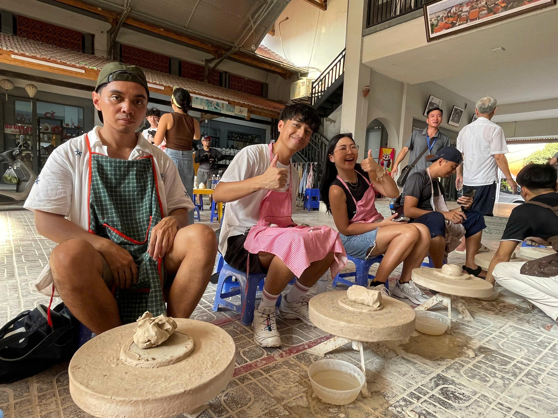 Hanoi Half-Day Jeep Tour to Bat Trang Pottery Village & Workshop - Thumbnail 13