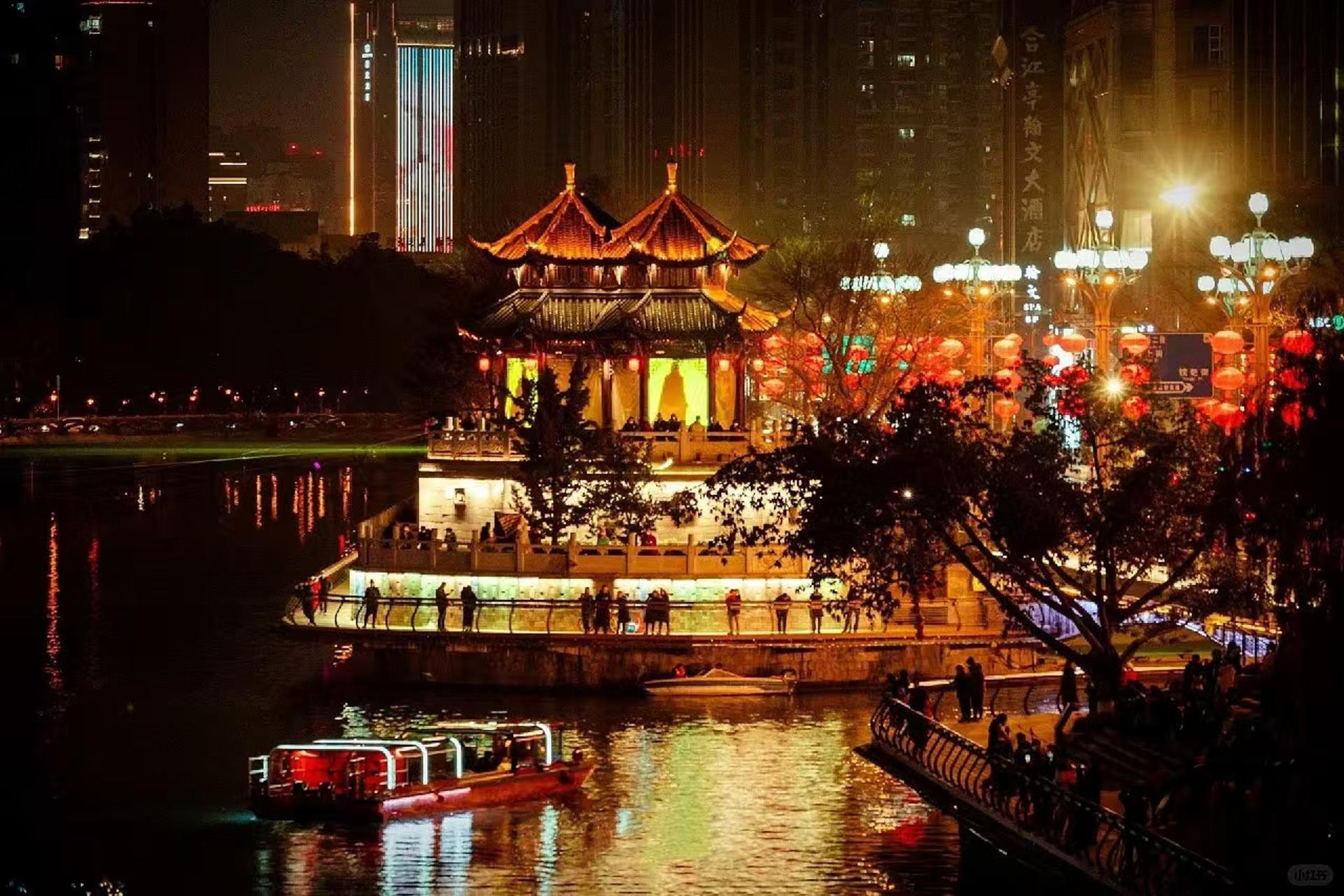 Chengdu Dongmen Wharf & Anshun Bridge Night Tour - Thumbnail 3