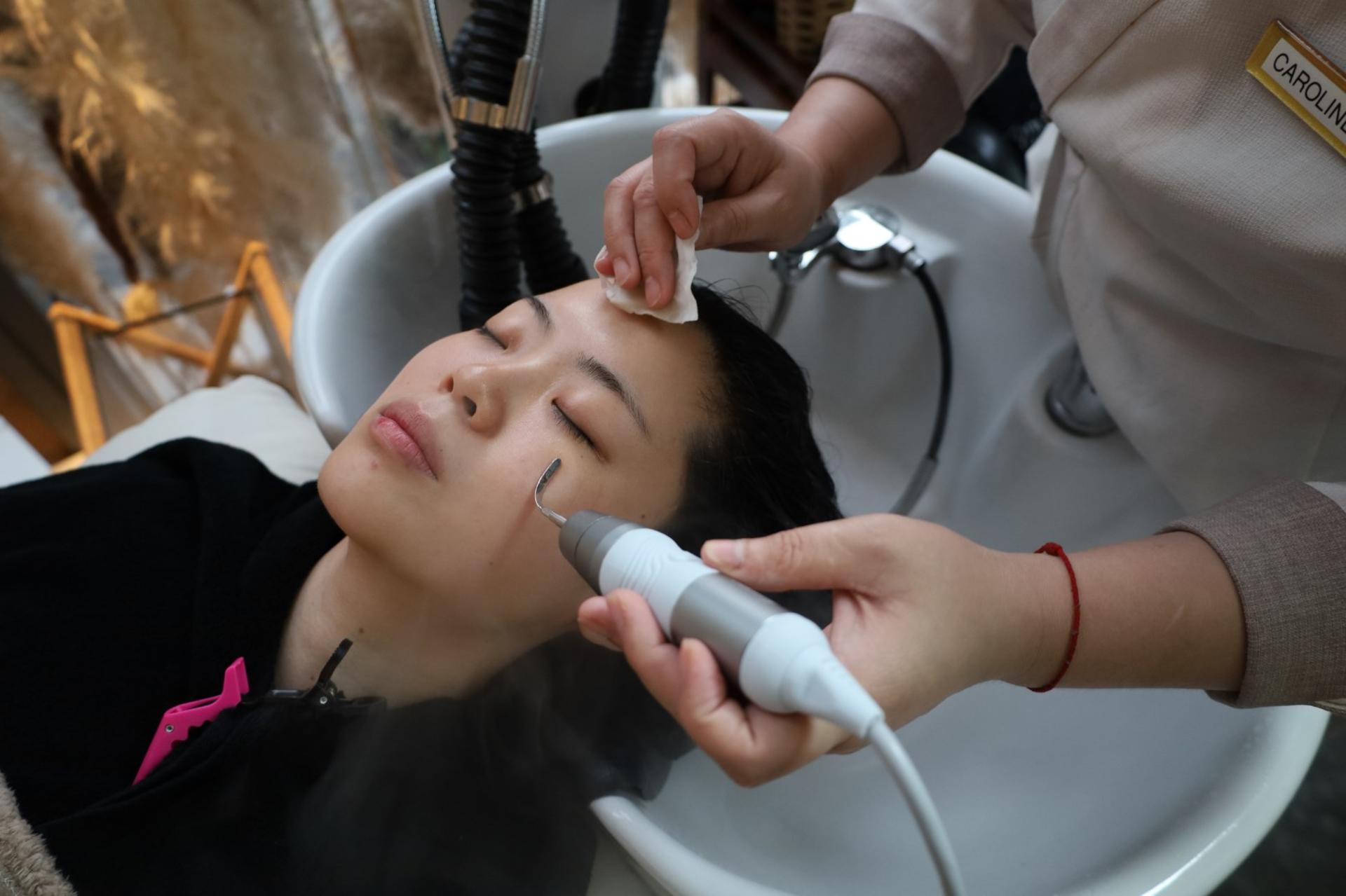 3-in-1 Head Spa Experience in Orchard (Head Spa+Facial+Waterfall) - Thumbnail 2