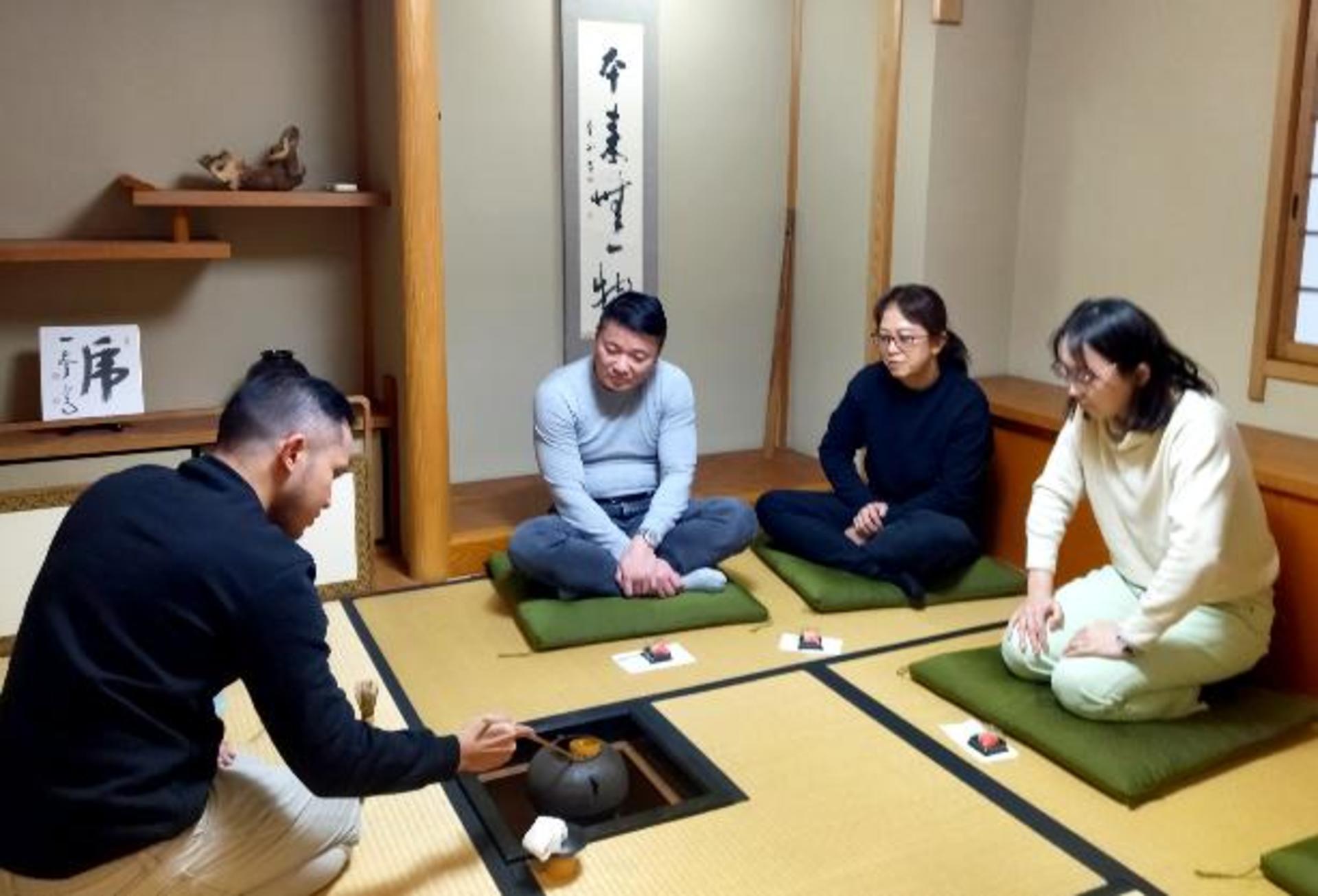 Authentic Tea Ceremony Honmachi Classroom - Thumbnail 2