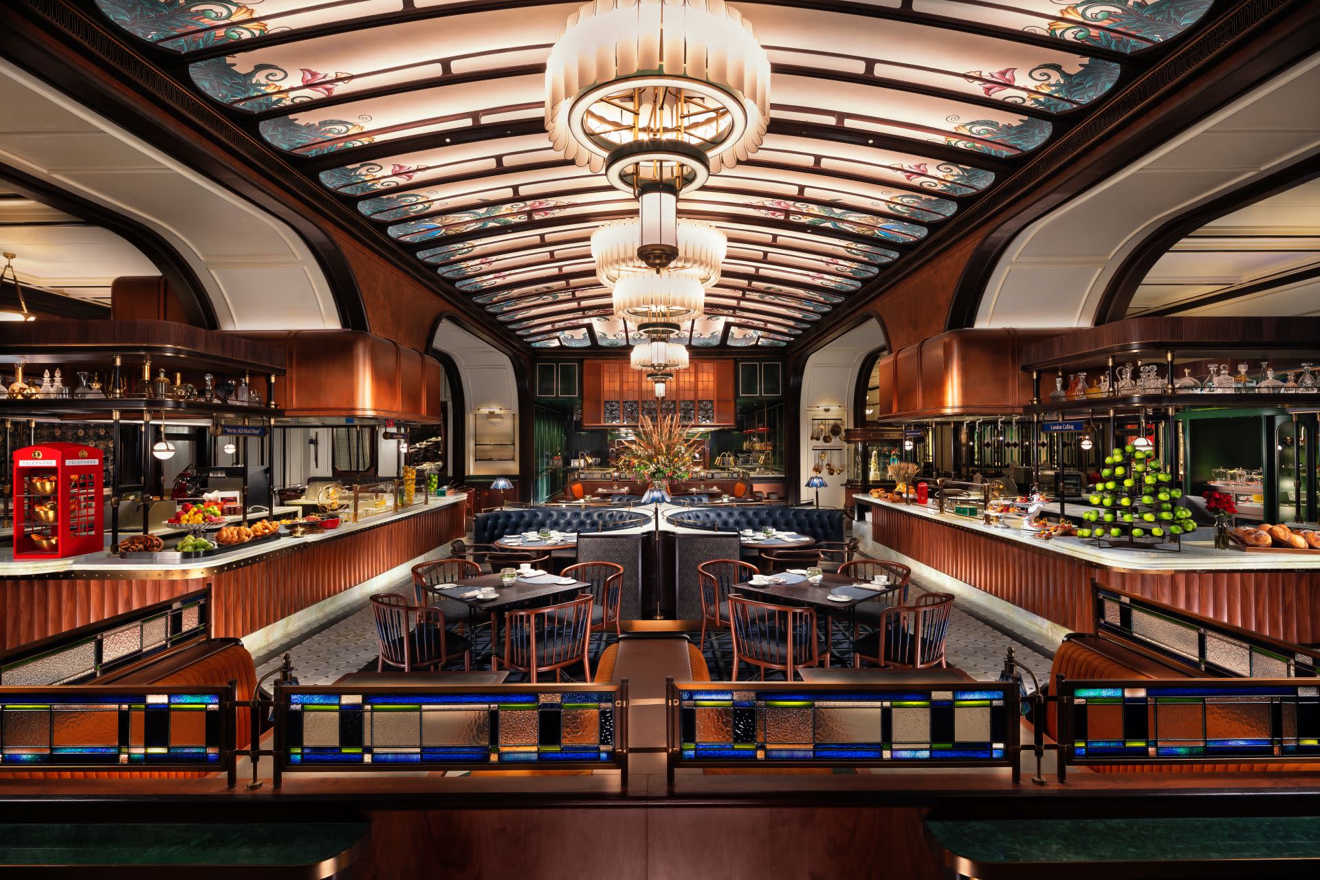 Churchill's Table at the Londoner Macao - Thumbnail 2