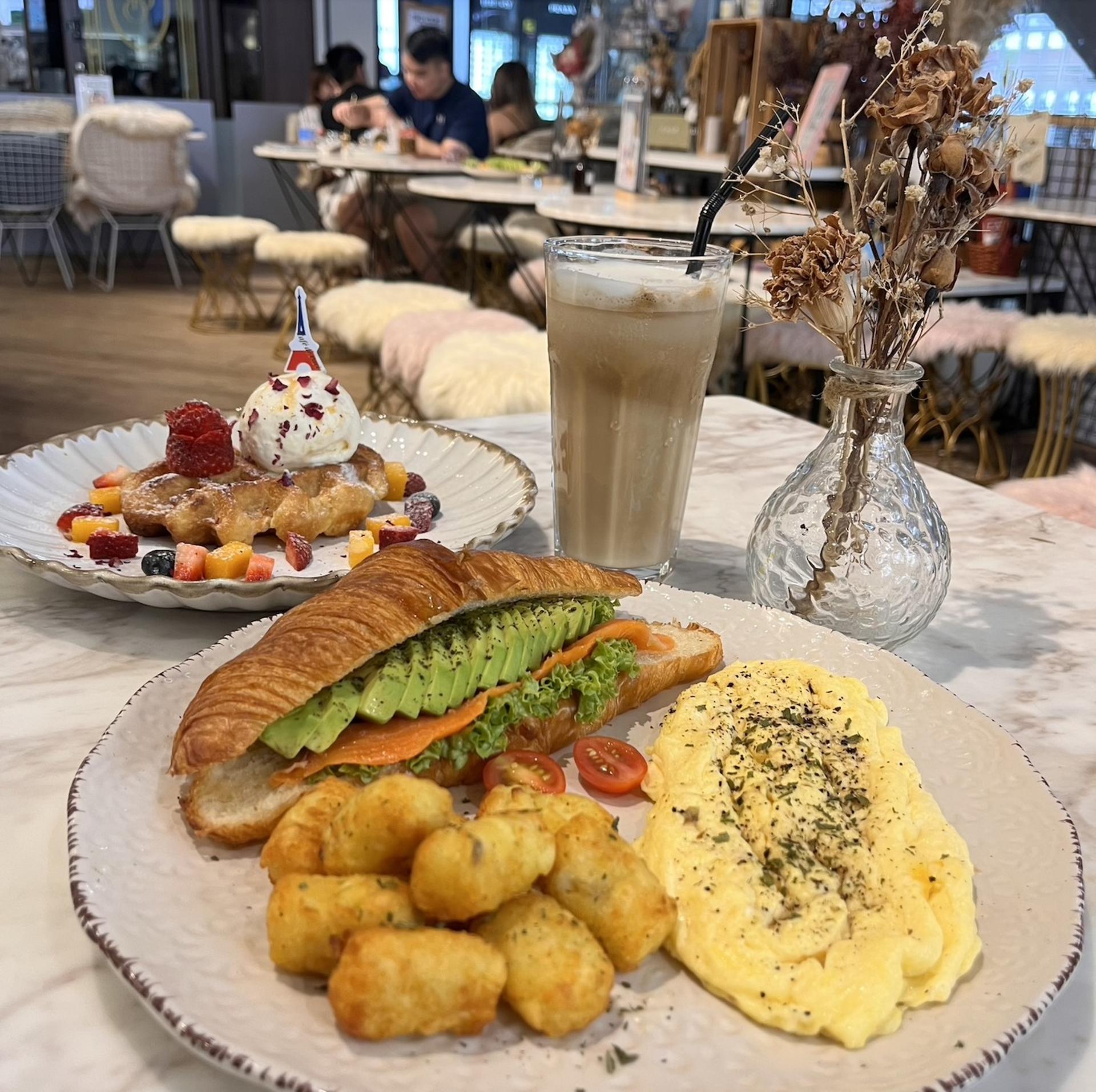 Cafe de Paris, Singapore  - Thumbnail 12