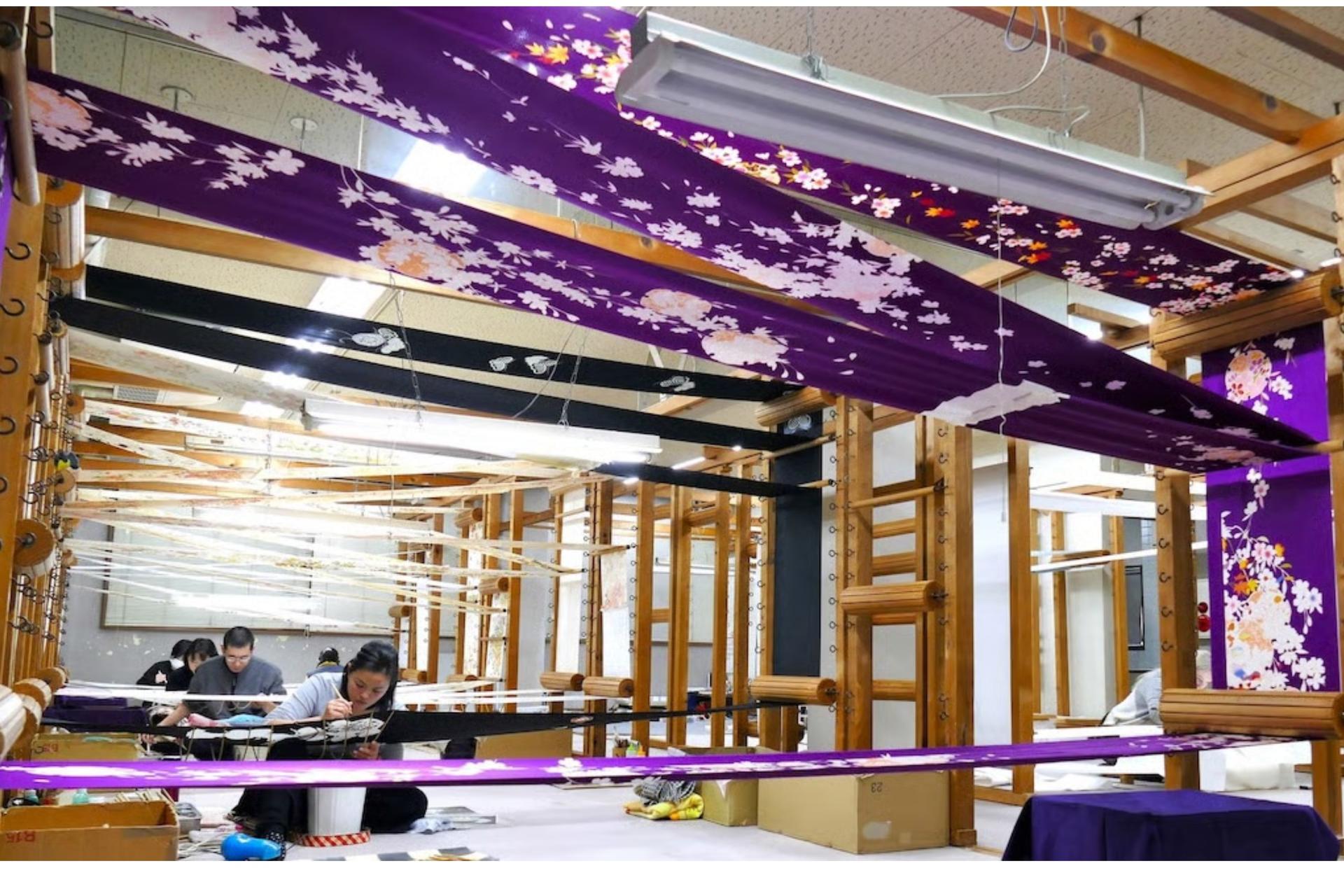 Kyoto Fushimi: Artisan-Led Hand-Painted Kyo-Yuzen Workshop - Thumbnail 3