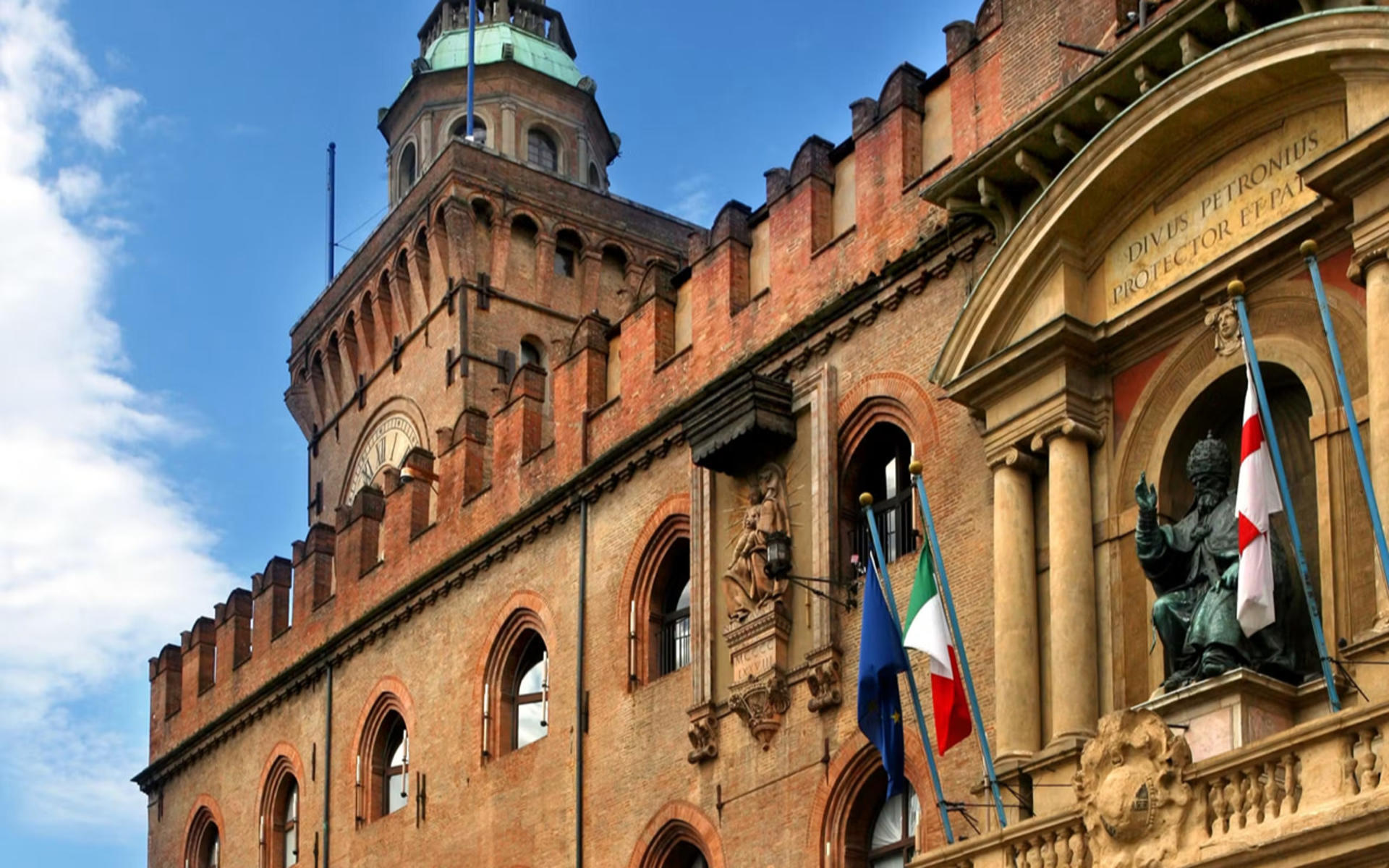 Bologna Clock Tower and Municipal Art Collections tour with tasting - Thumbnail 5