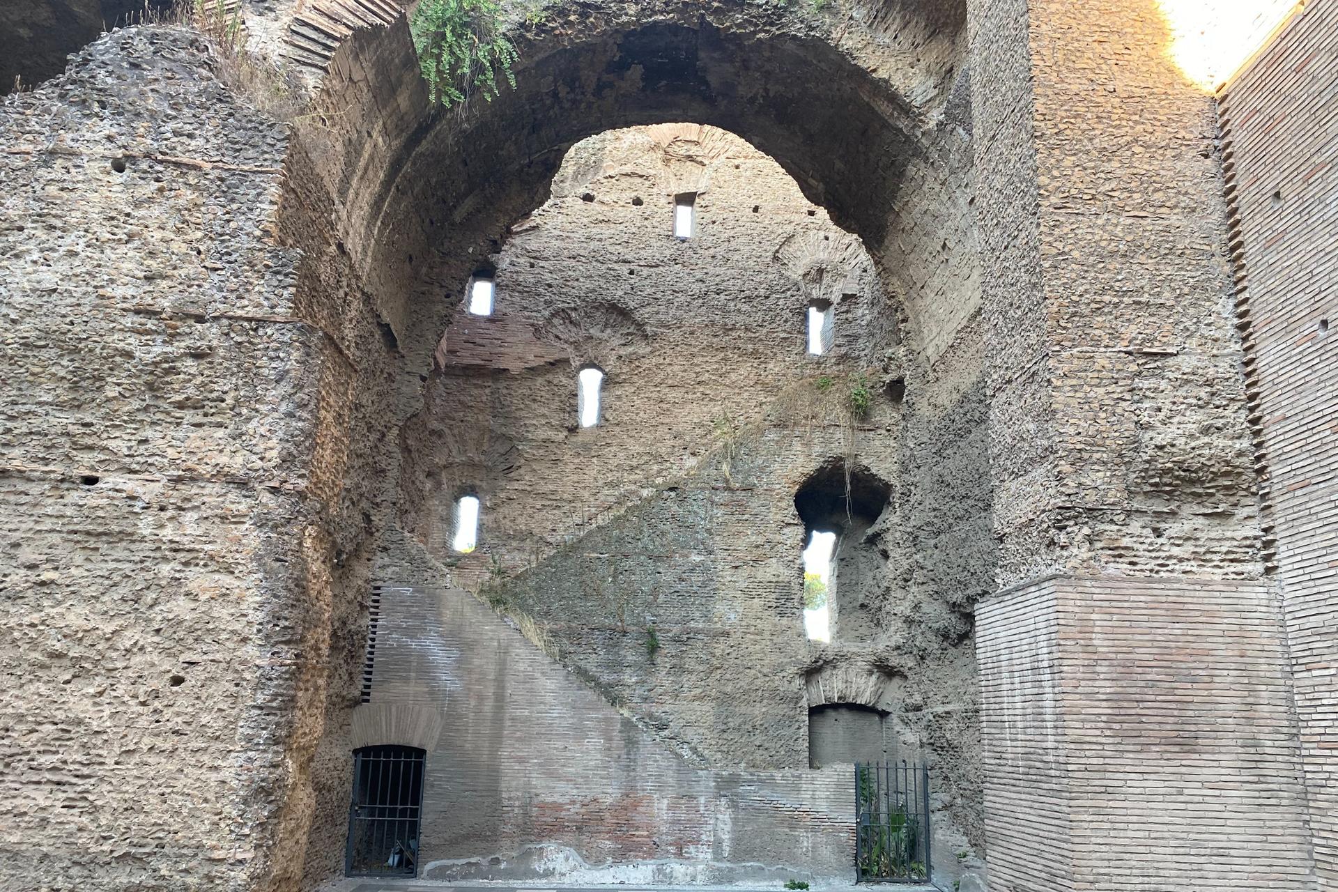 Baths of Caracalla and Circus Maximus tour in Rome - Thumbnail 4