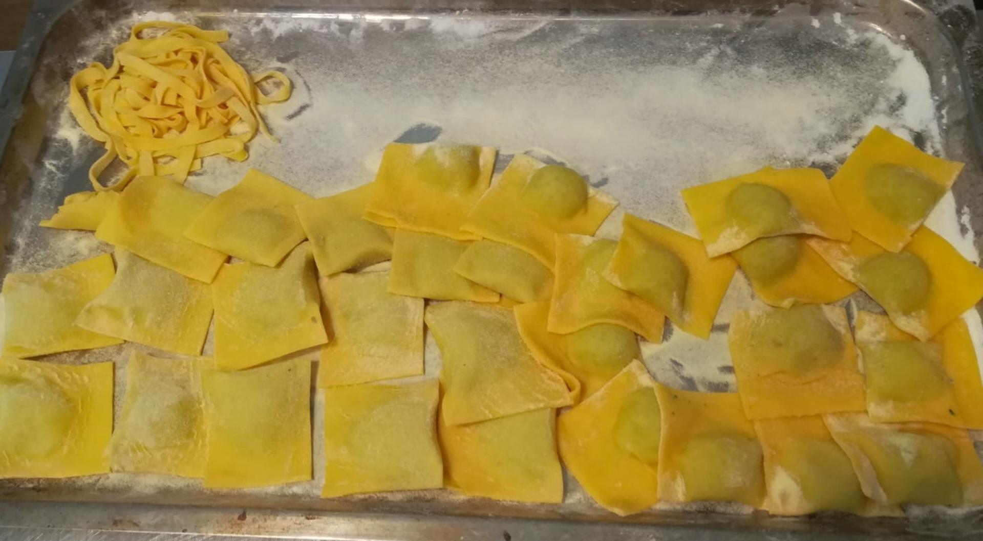 Shopping at the Florence Central Market with Cooking Class and Lunch - Thumbnail 2