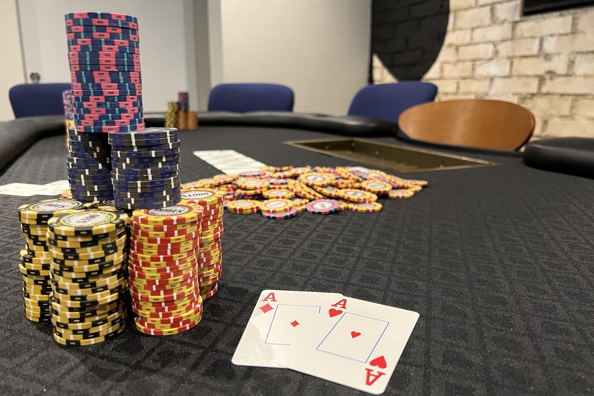 Tokyo: Akihabara Beginner Poker Experience with Cat-Ear Maid Dealers - Thumbnail 5