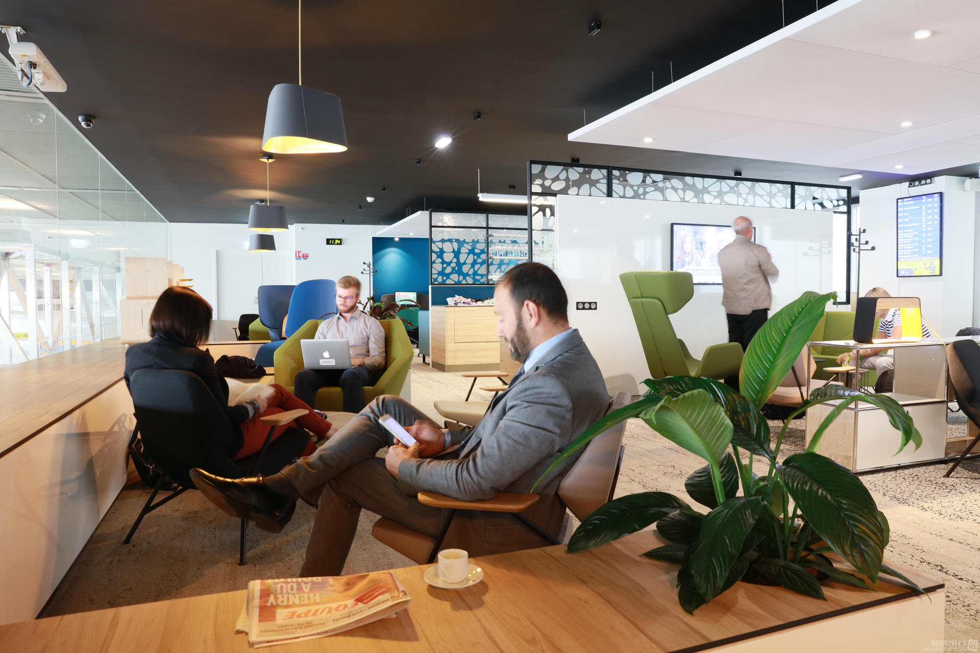 Blagnac Airport Lounge Service by La Croix du Sud Lounge - Image 1