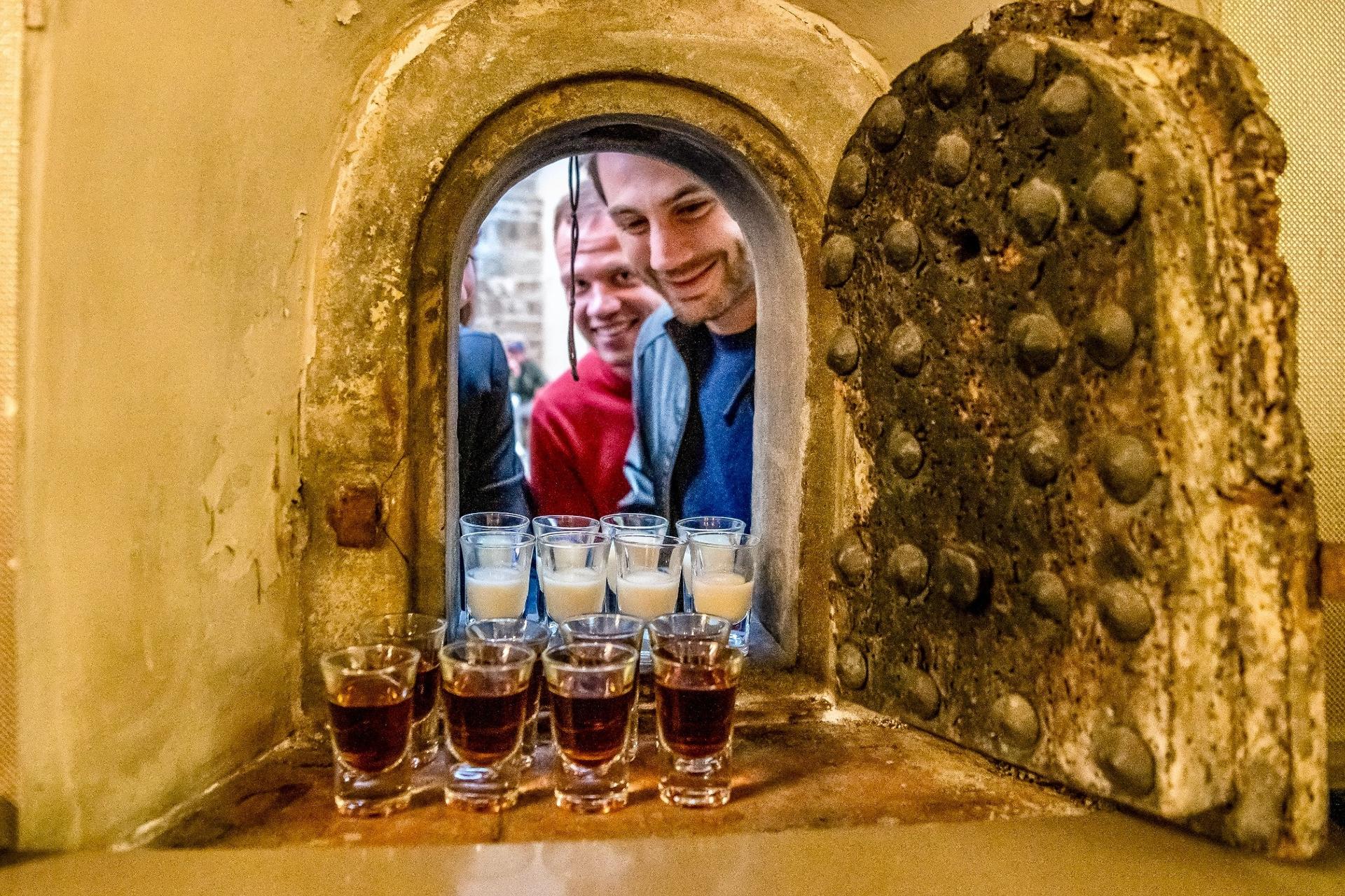 Florence Tipsy Tour: Bar Crawl, Drinks & Dark History - Thumbnail 8