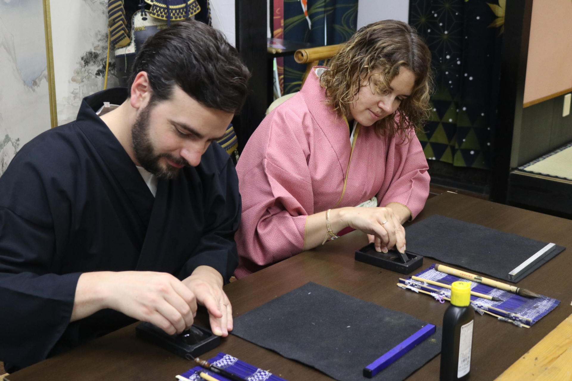 Learn Japanese calligraphy and Zen while wearing a kimono - Thumbnail 10
