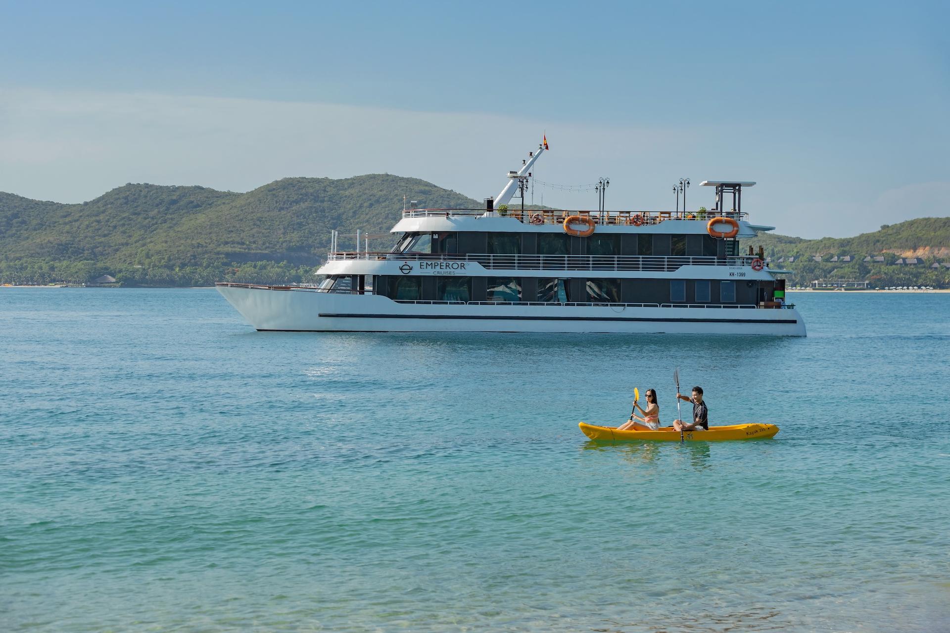 Nha Trang Bay Day Trip by Emperor Cruise - Thumbnail 7