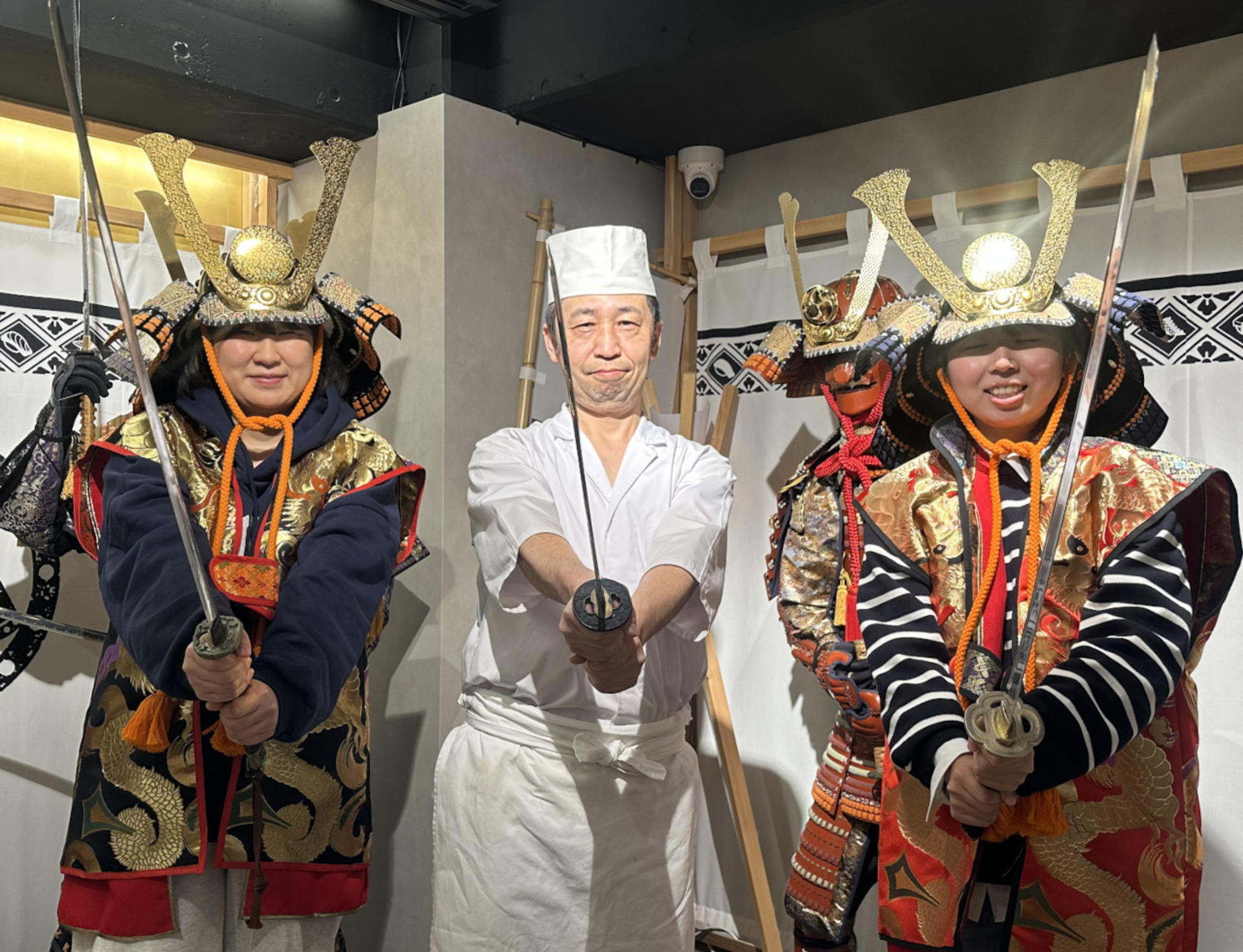Luxury Samurai Sushi Dining Show in Asakusa Tokyo - Thumbnail 13