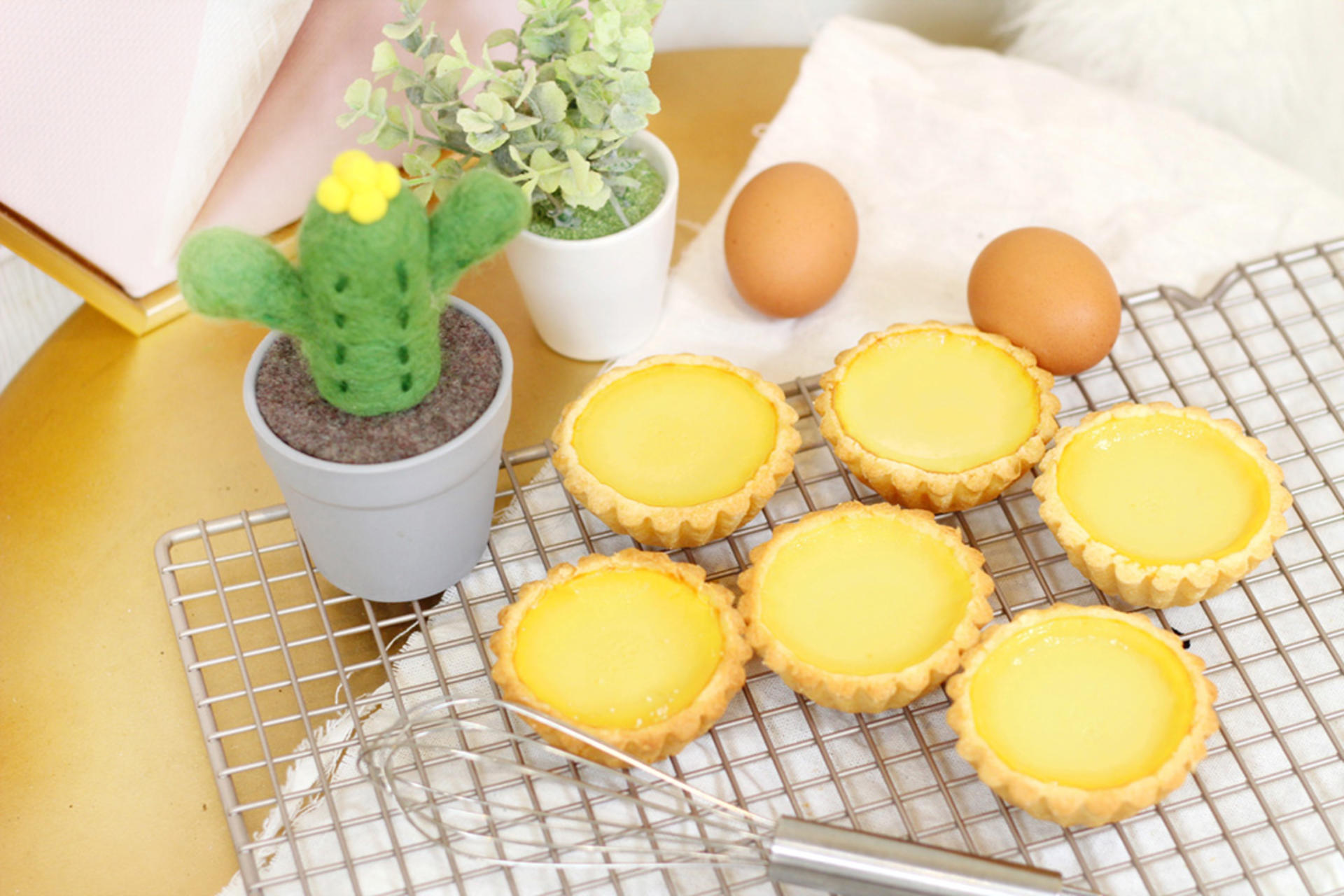 Hong Kong Baking Class: Hong Kong-Style Egg Tart & Custard Mooncake - Thumbnail 3