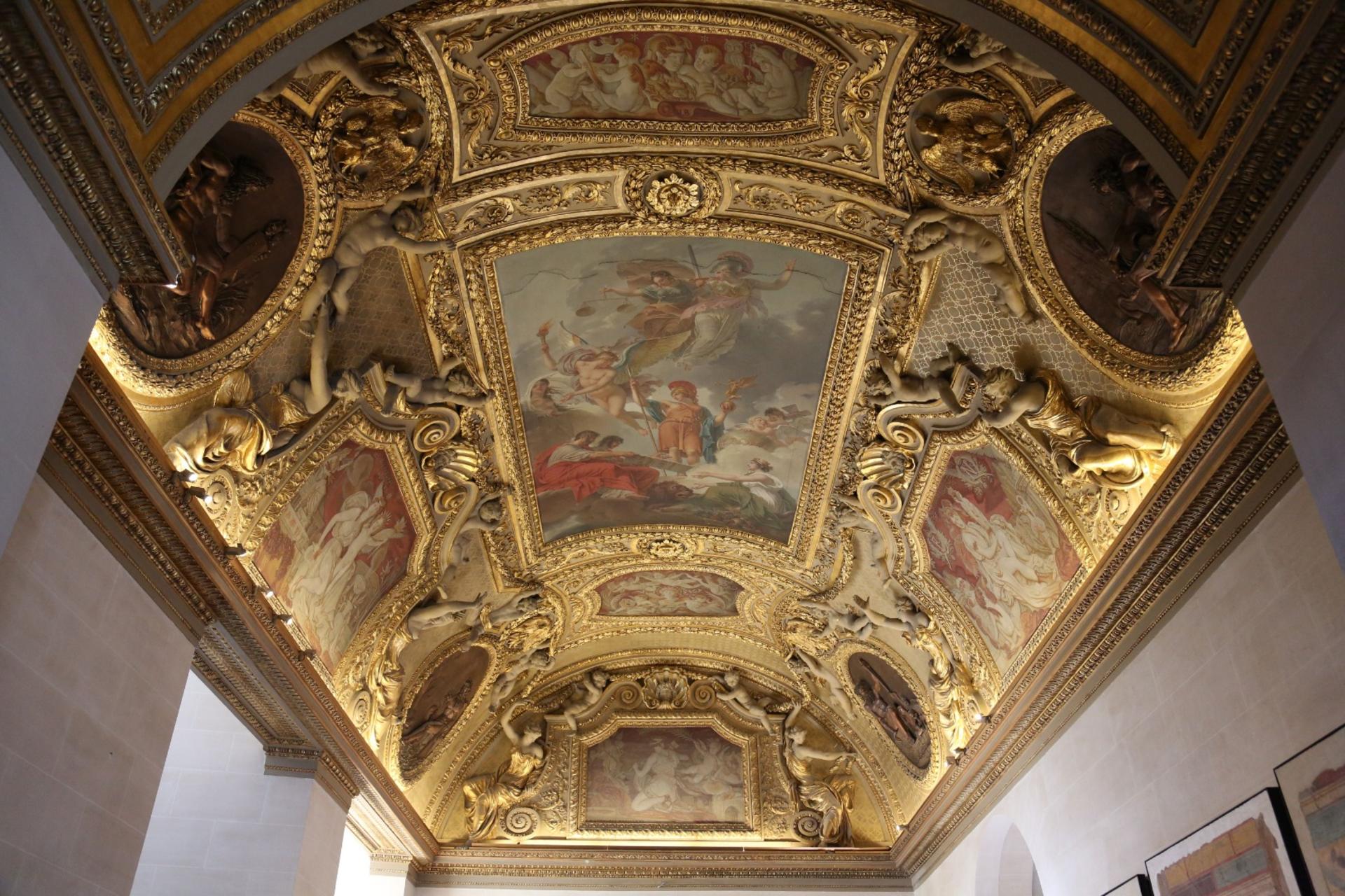 Louvre Museum complete masterpieces tour in Paris - Thumbnail 2