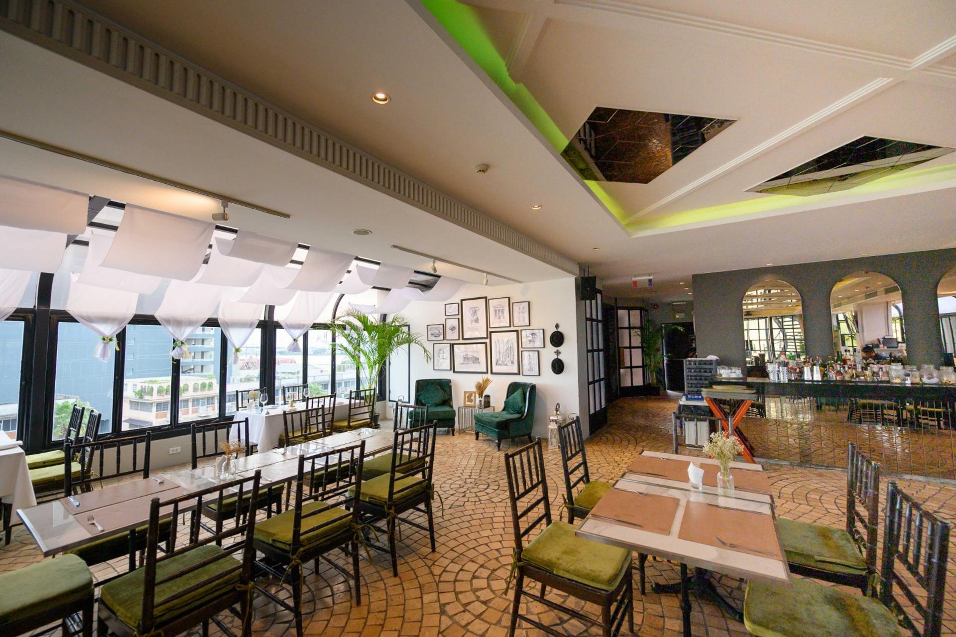 Top Knot Rooftop Bar & Restaurant at Hotel Once Bangkok - Thumbnail 6