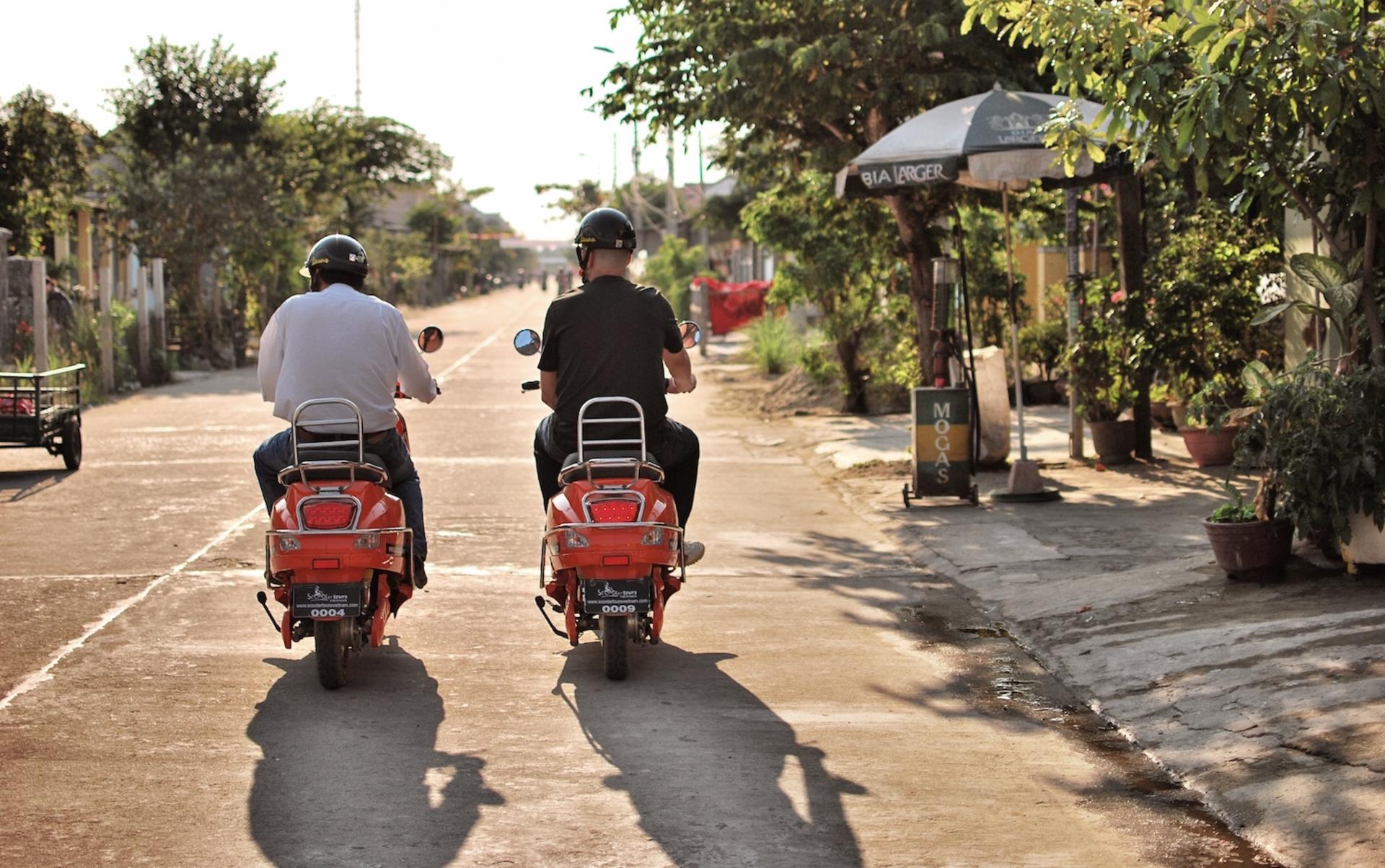 Hoi An Evening Electric Scooter Tour with Local Food - Thumbnail 8