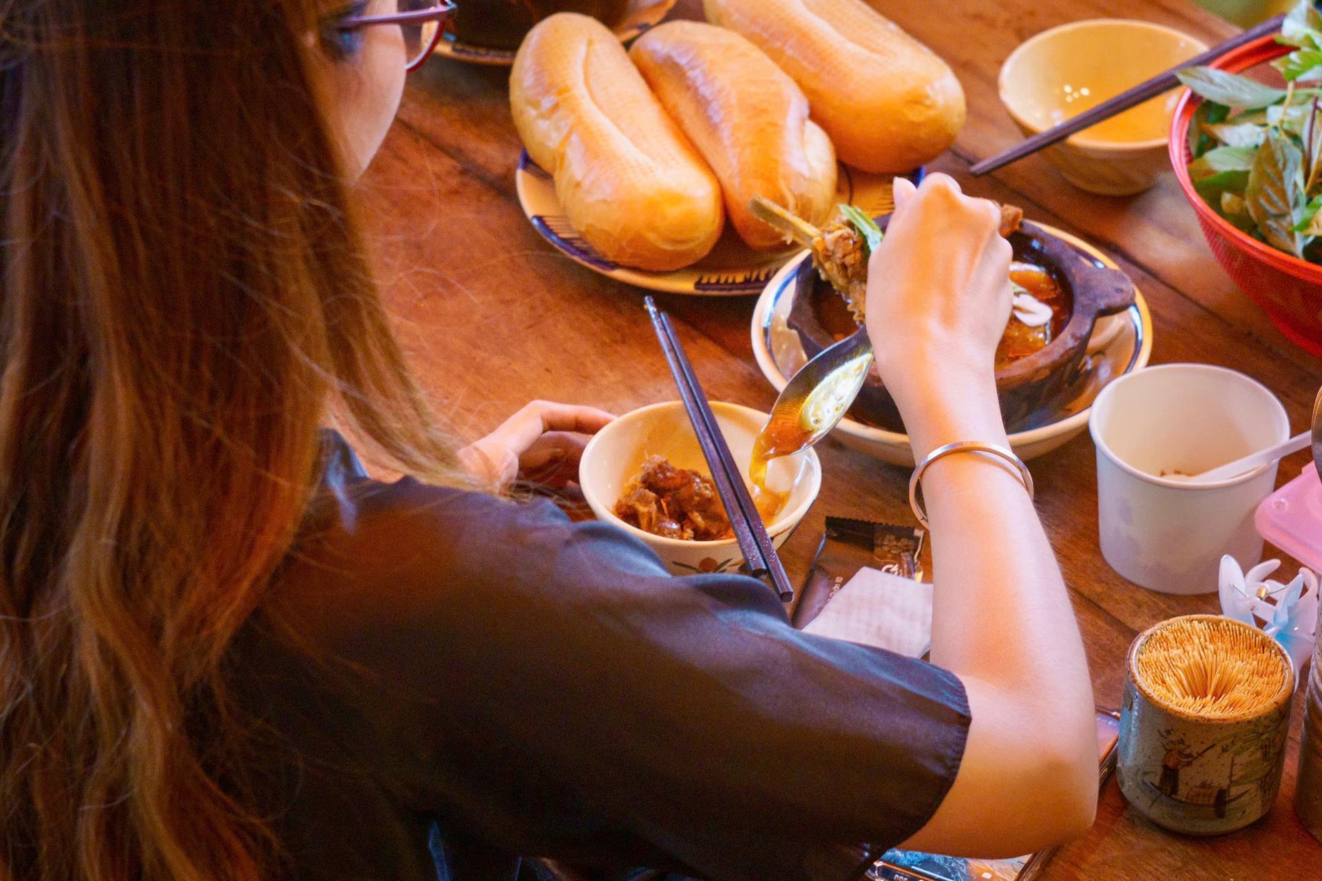 Ho Chi Minh City: Street Food Tour with 12 Tastings - Thumbnail 45