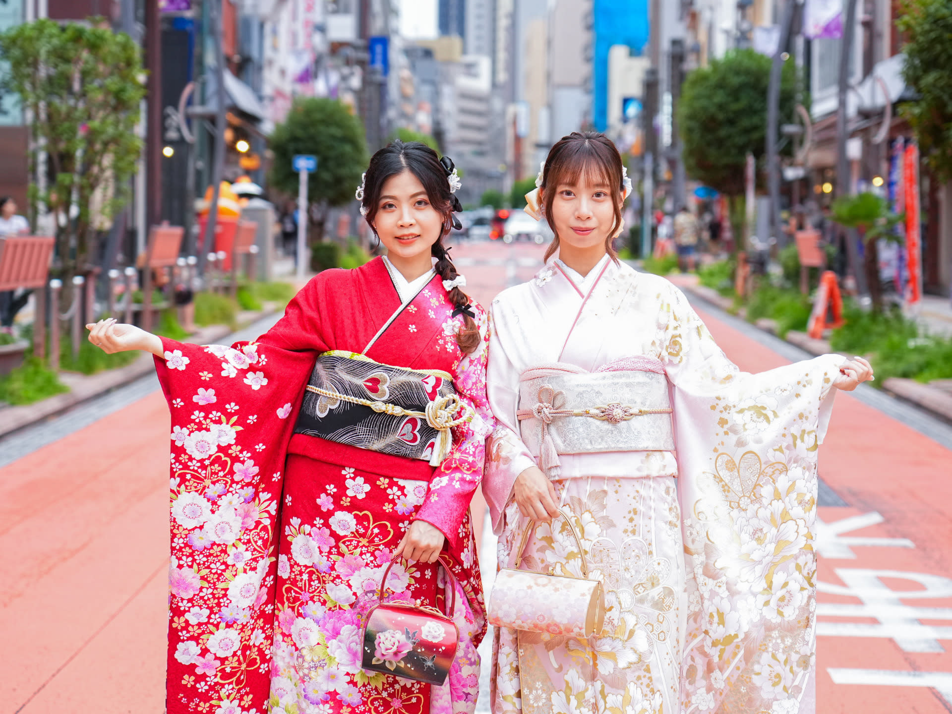 Tokyo/Asakusa Kimono Rental Experience | Makeup/Photo Shoot | Aiwafuku Kaminarimon Store - Thumbnail 7