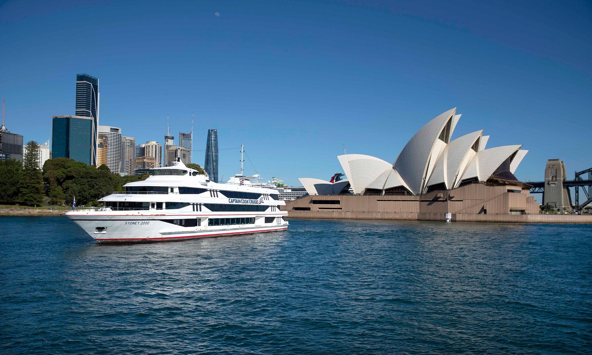 Sydney: Harbour View 3-Course Long Lunch Cruise by Captain Cook - Thumbnail 4