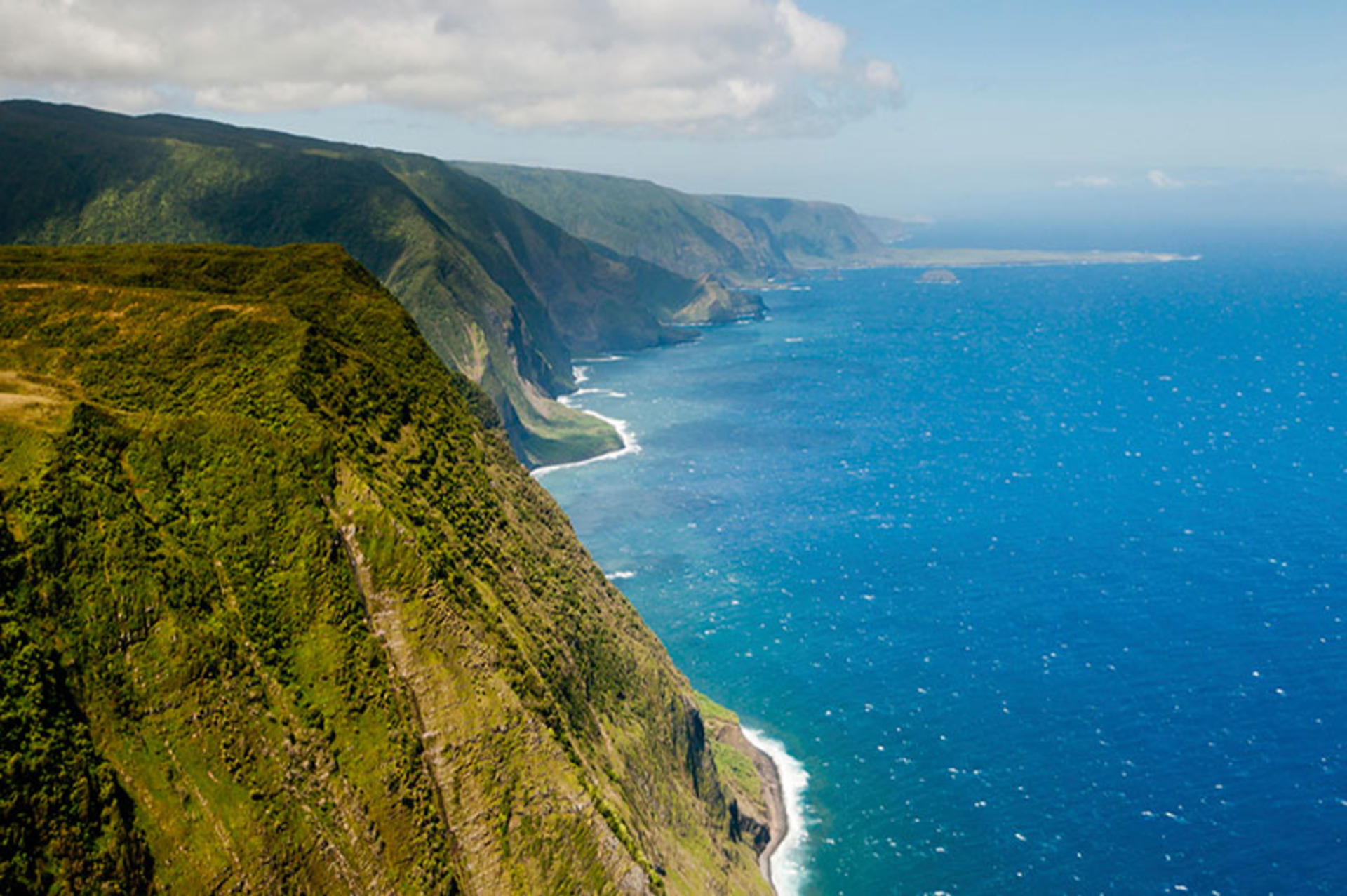 Molokai Voyage Helicopter Tour in Maui - Thumbnail 2