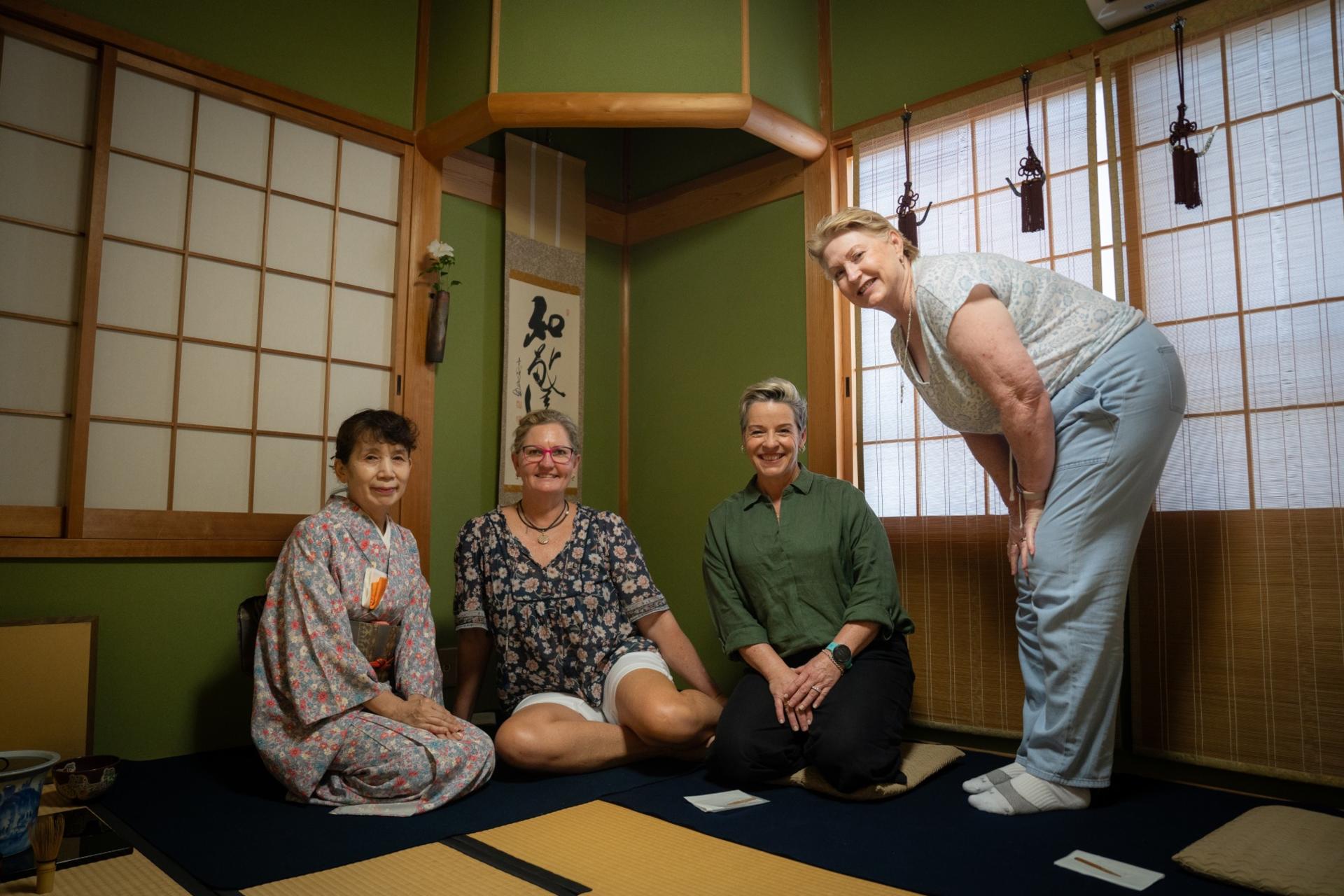Kyoto: Tea Ceremony Experience in a Small Tea Room - Thumbnail 11