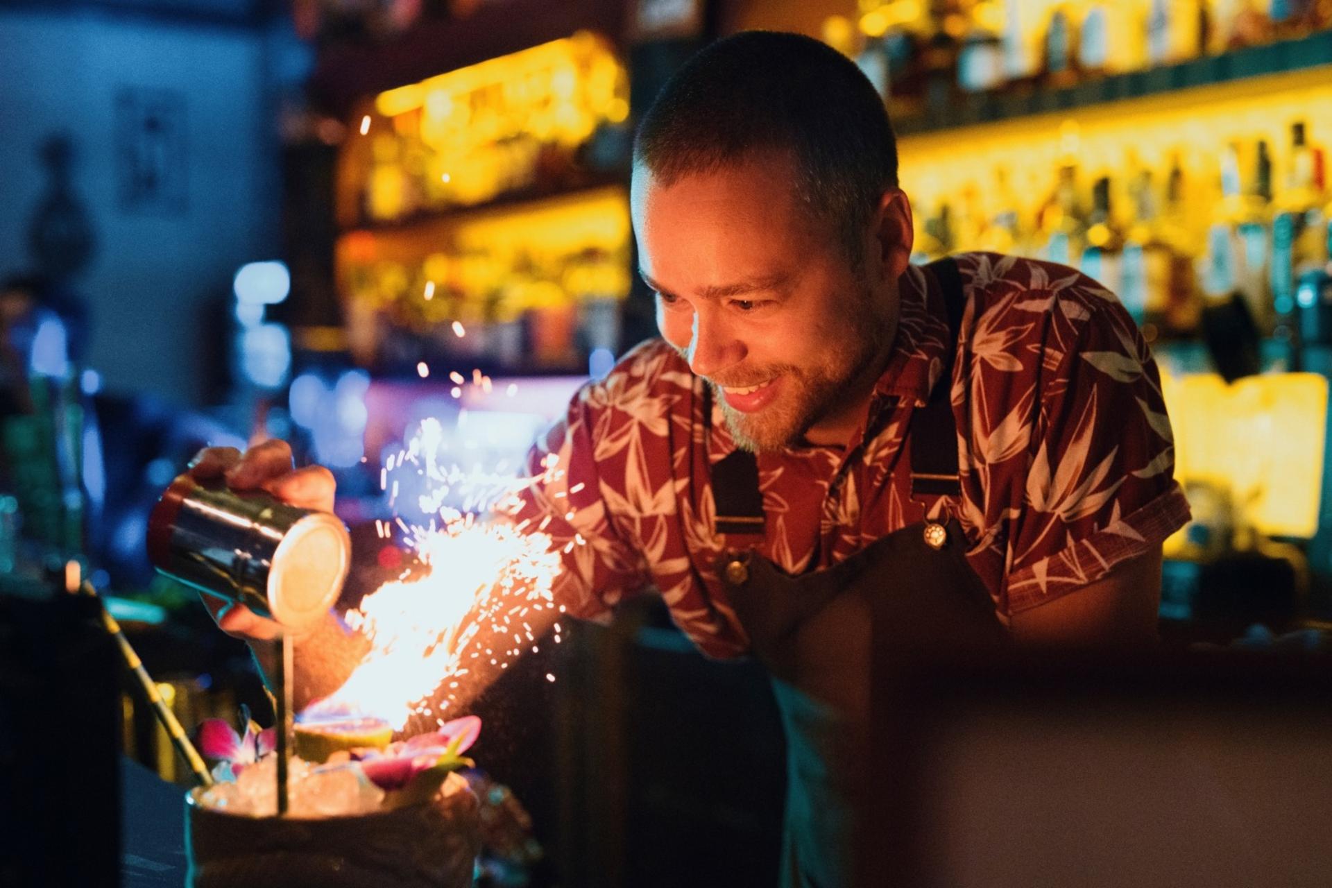  Melbourne's Legendary Bars: Stories Behind the Scene - Thumbnail 5