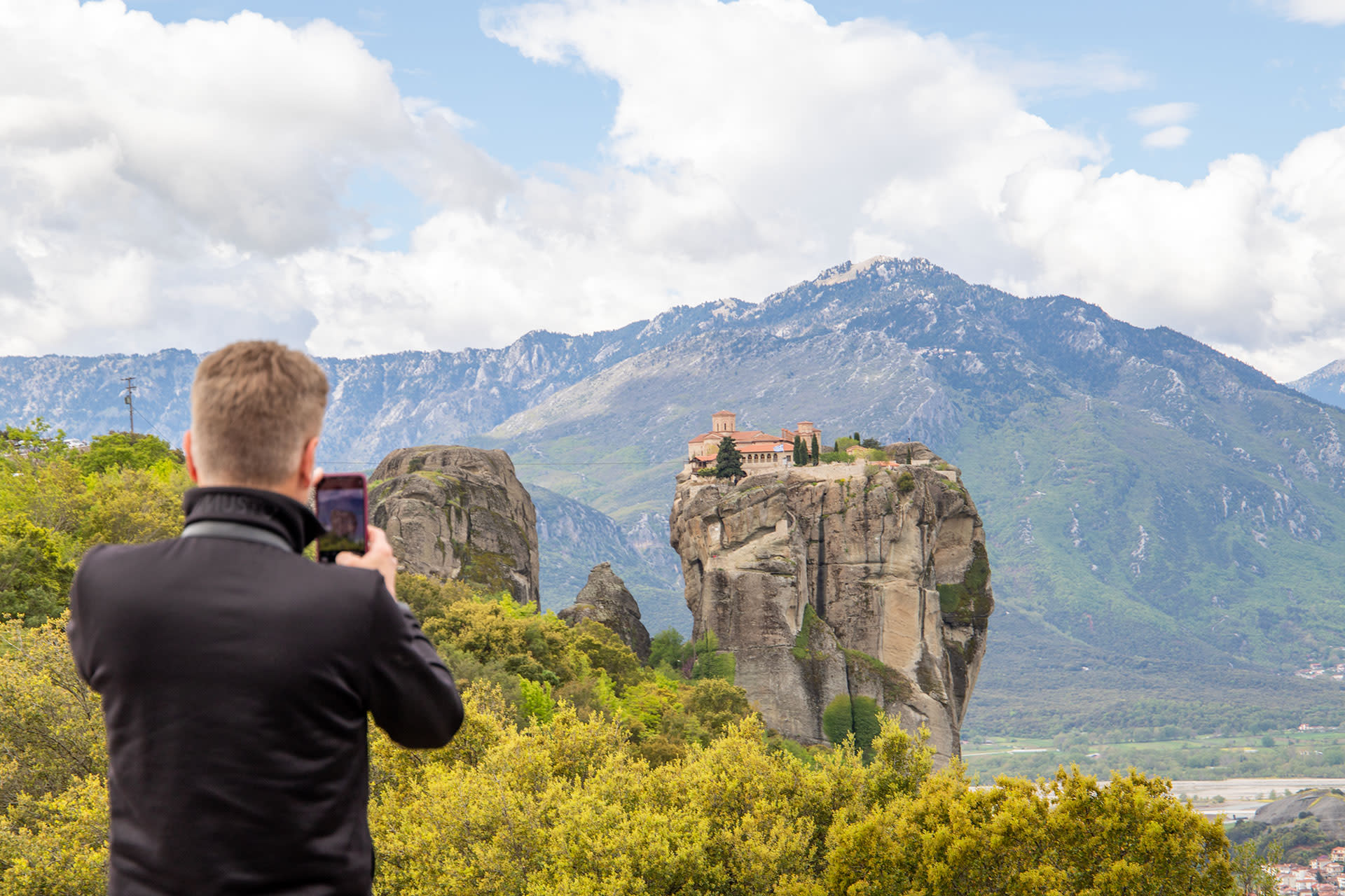 Midday monasteries and hidden caves bus tour in Meteora - Thumbnail 28
