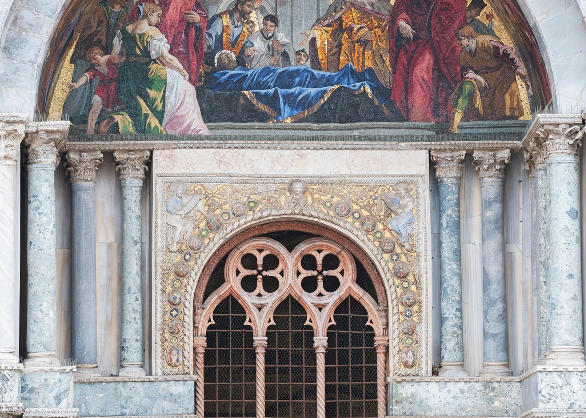 Golden Basilica, Ducal Palace, and Bridge of Sighs Tour - Thumbnail 5