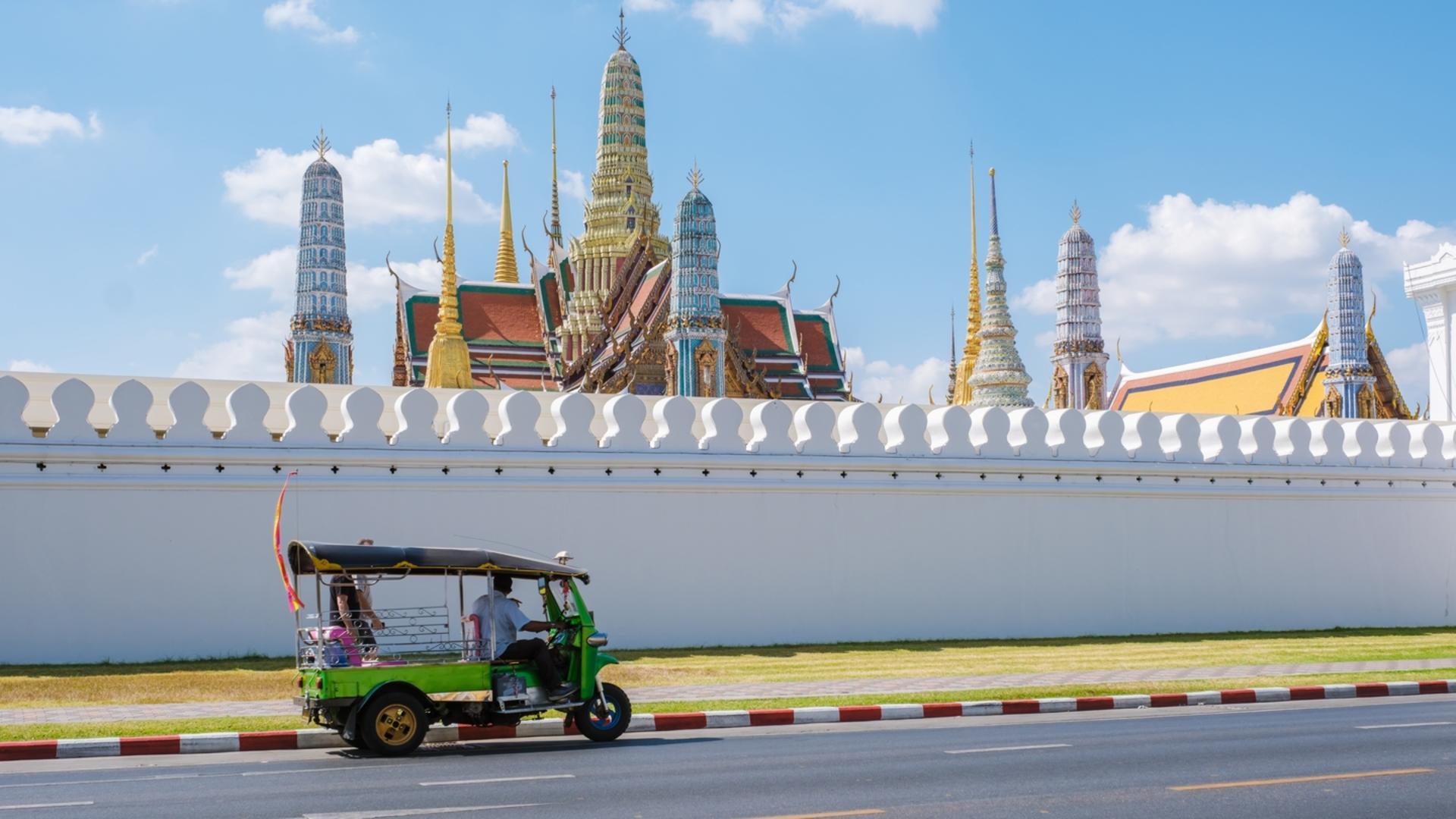 Grand Palace and Emerald Buddha Half Day Guided Tour from Bangkok - Thumbnail 12