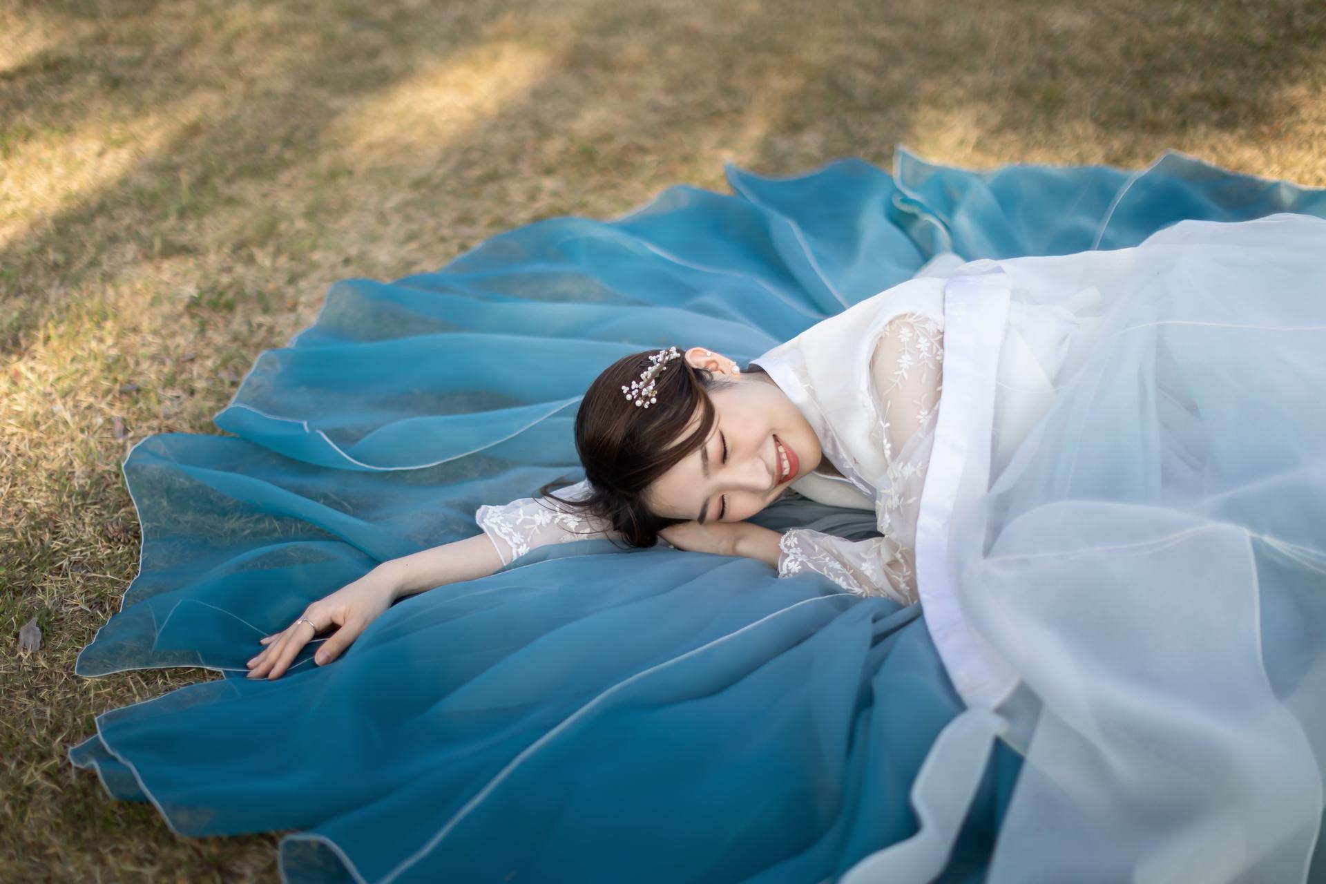 Hanbok Rental and Photoshoot Experience by Hanbok That Day - Thumbnail 8