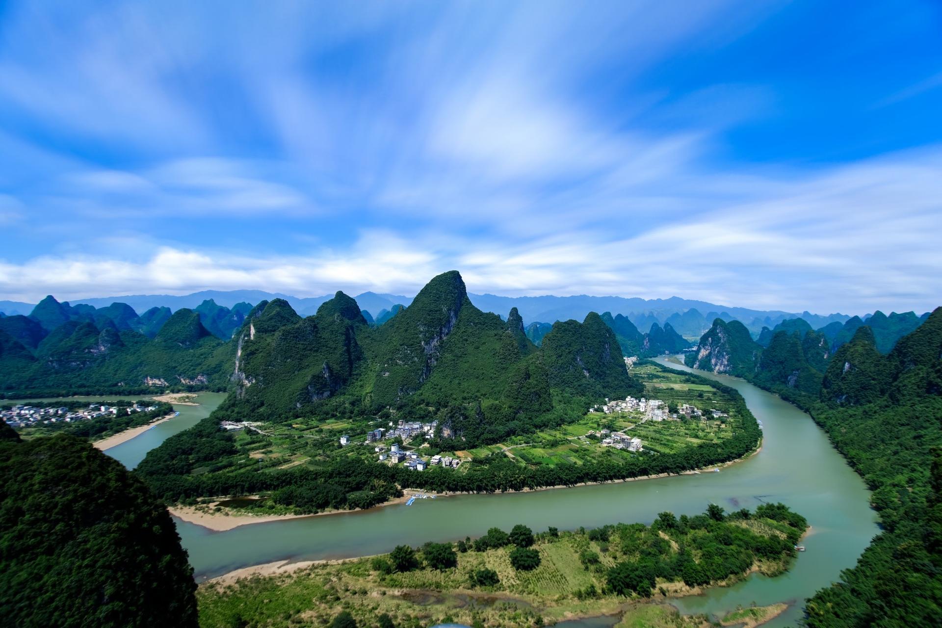 Viewing the Li River from the peak, a half-day leisurely stroll at Xianggong Mountain - Image 1