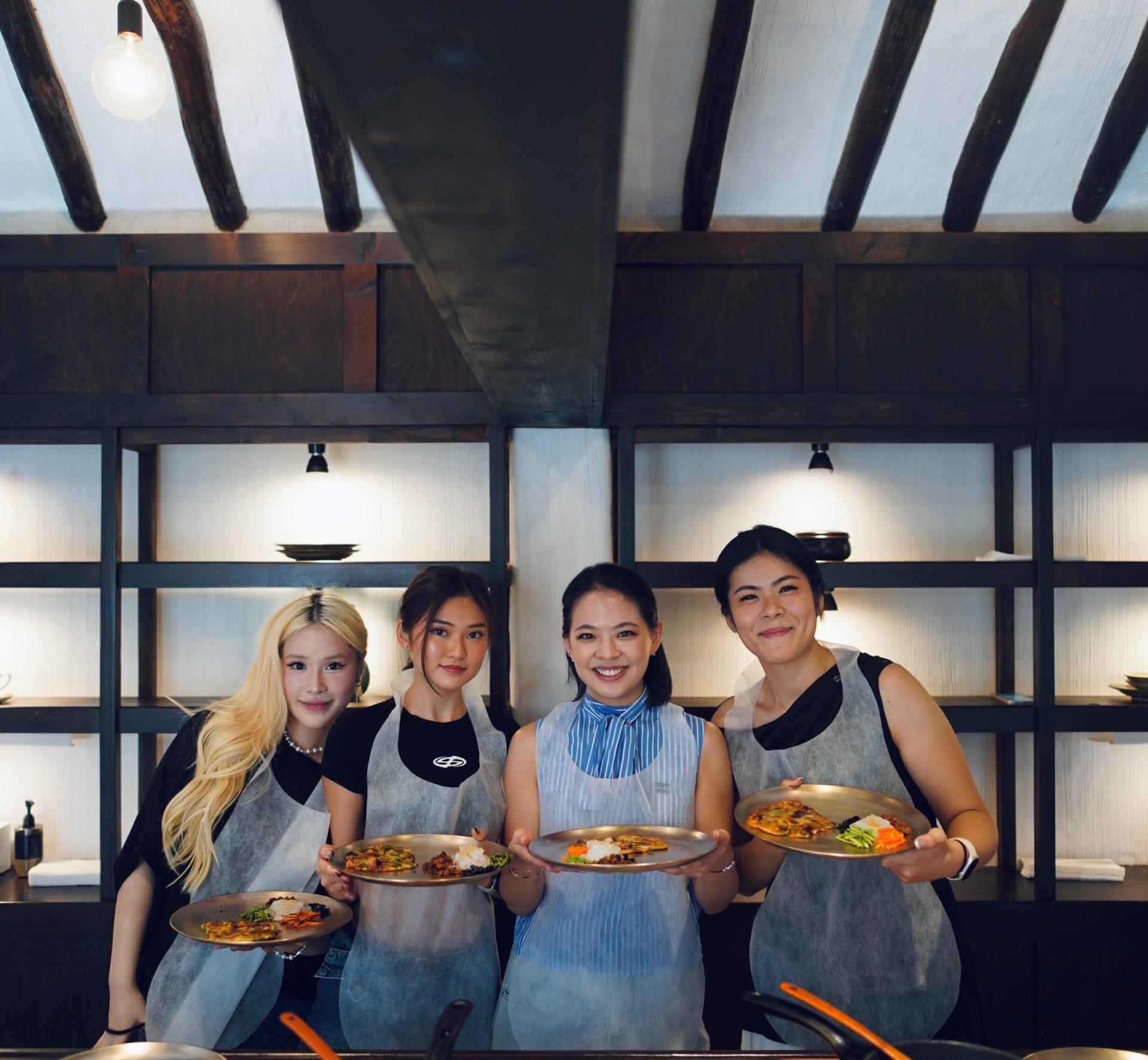 Royal Seoul Cooking Class in a 100-Year-Old Hanok - Thumbnail 47