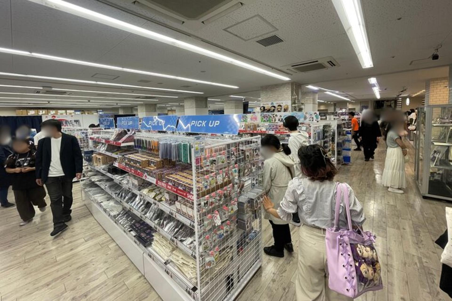 Tokyo: Akihabara Cosplay & Anime Shop Hopping - Thumbnail 22