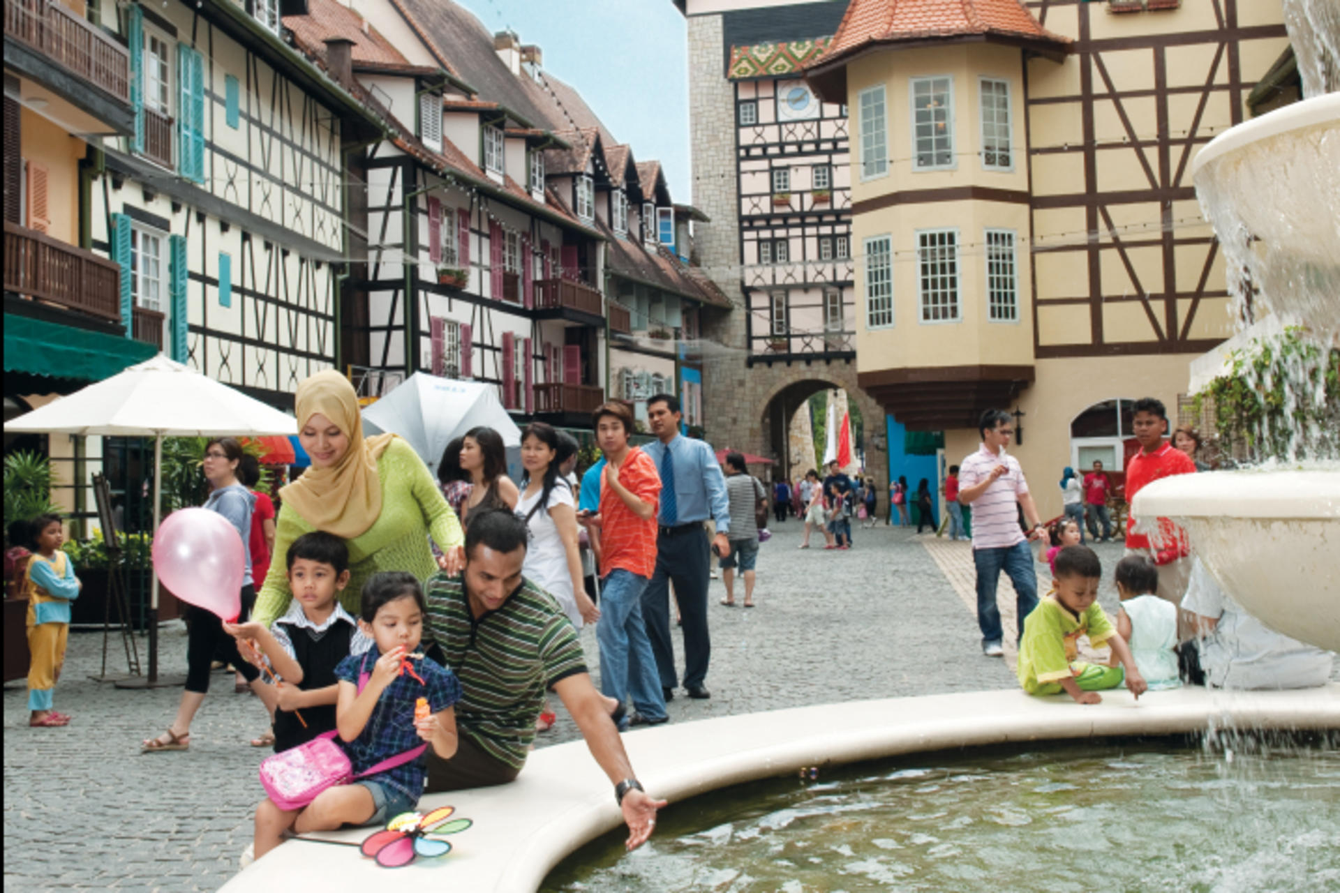 Batu Caves & Colmar Tropicale Full-Day Tour - Thumbnail 8