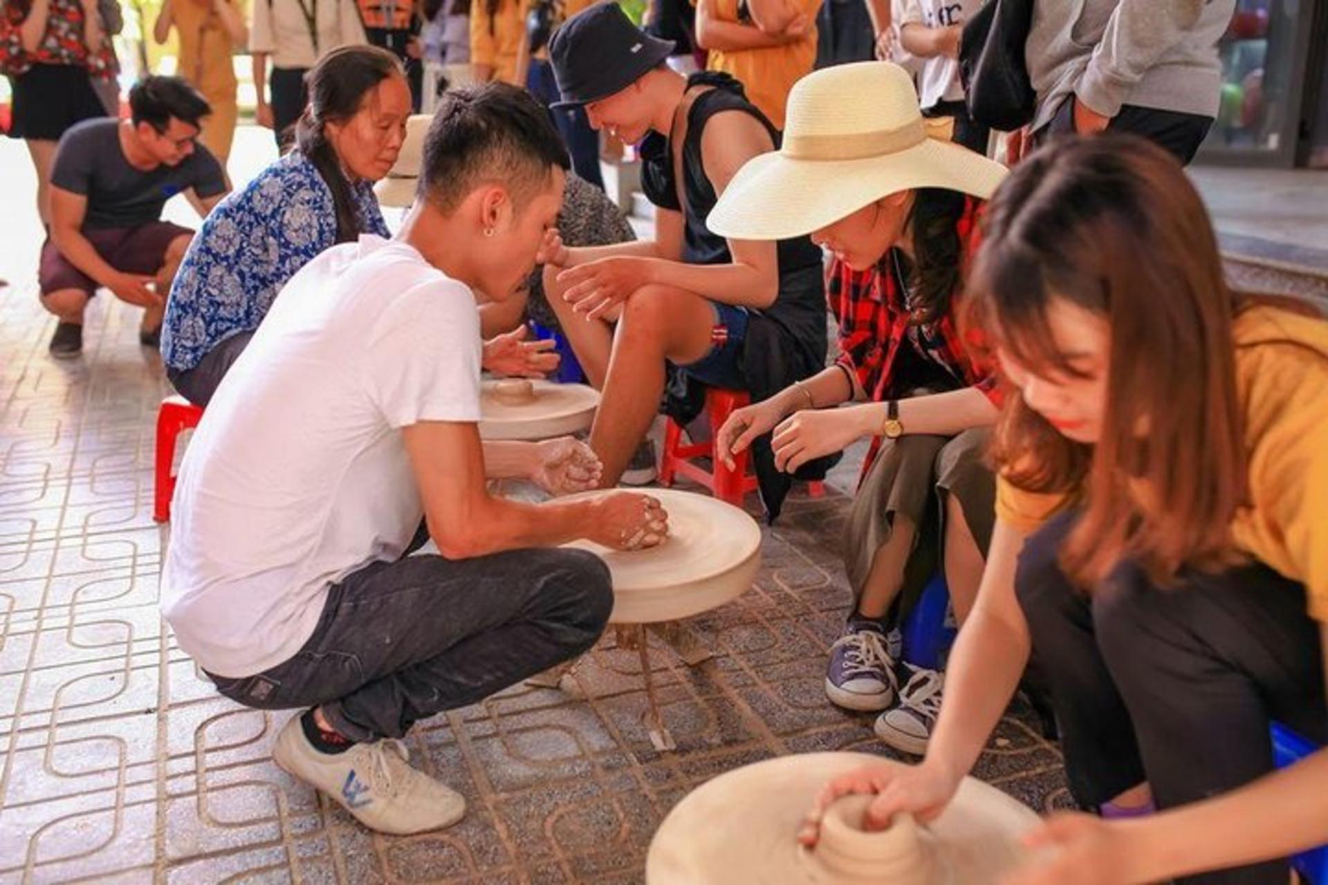 Hanoi Half-Day Jeep Tour to Bat Trang Pottery Village & Workshop - Thumbnail 14