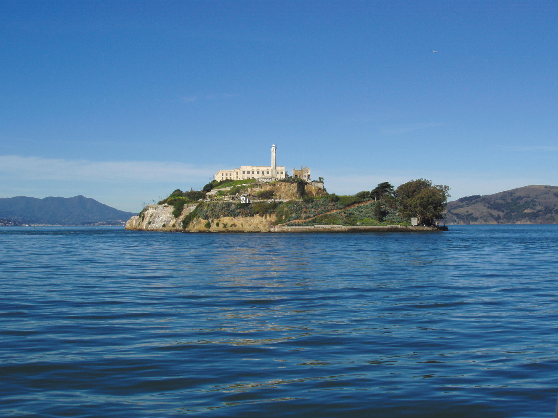 Visit Alcatraz + Golden Gate Bridge Bike Tour (2-Day) - Image 1