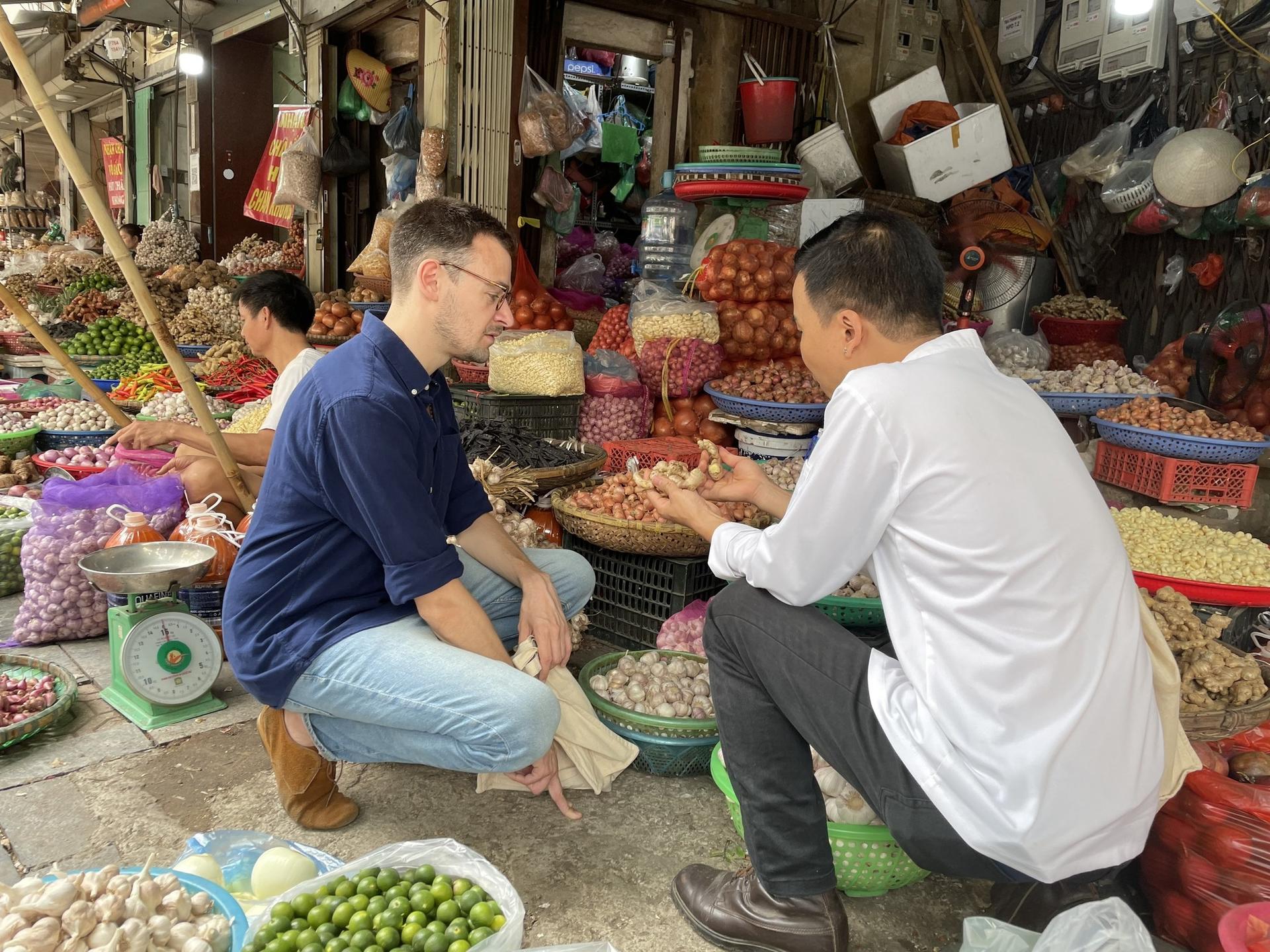 Hanoi Blue Butterfly Cooking Class and Local Market Tour - Thumbnail 5