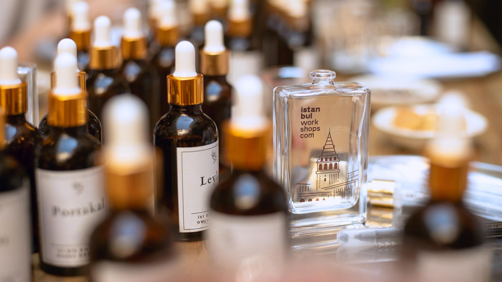 Perfume making workshop experience in Istanbul - Thumbnail 11