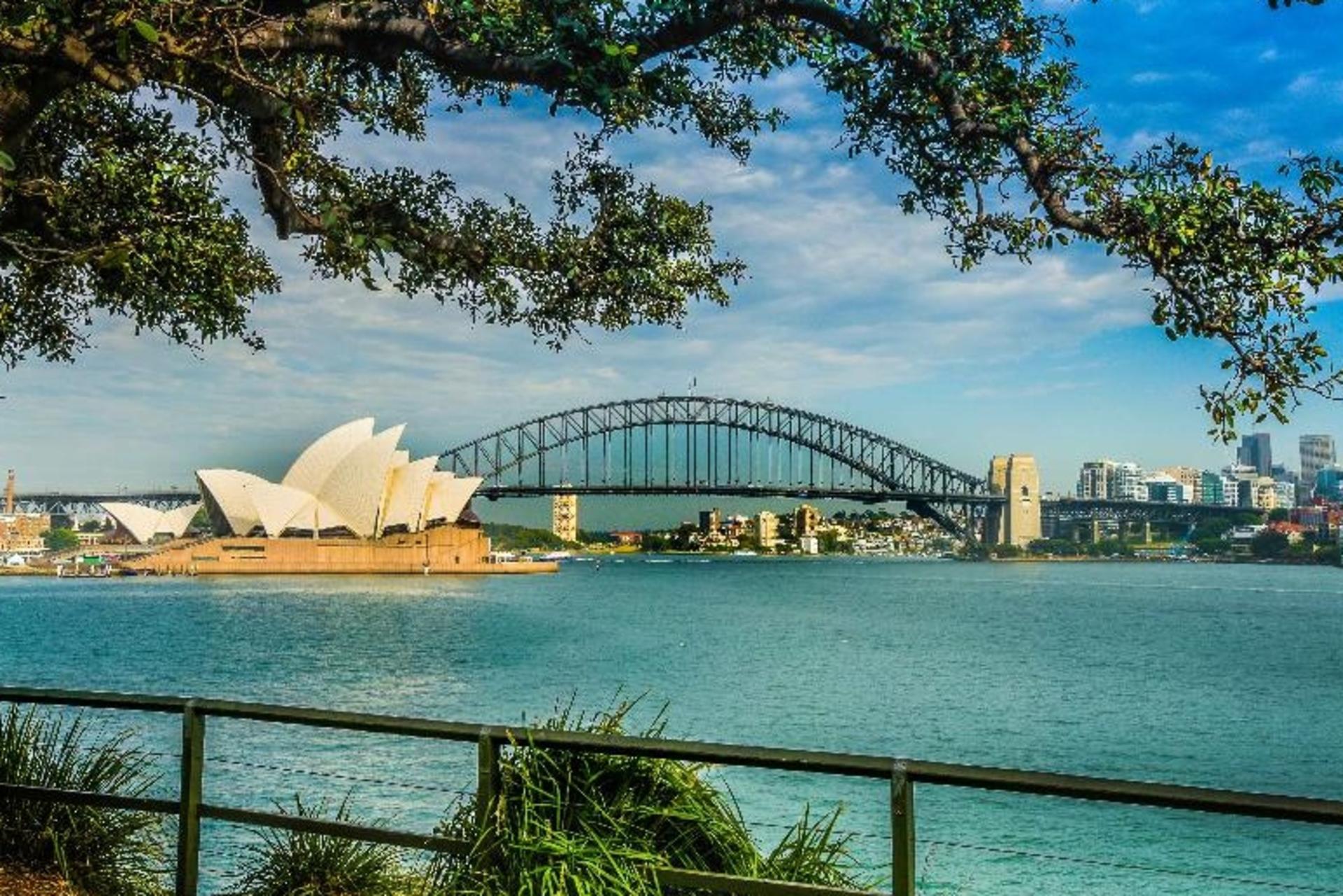 Bondi and Sydney Half Day Sightseeing Tour - Thumbnail 5