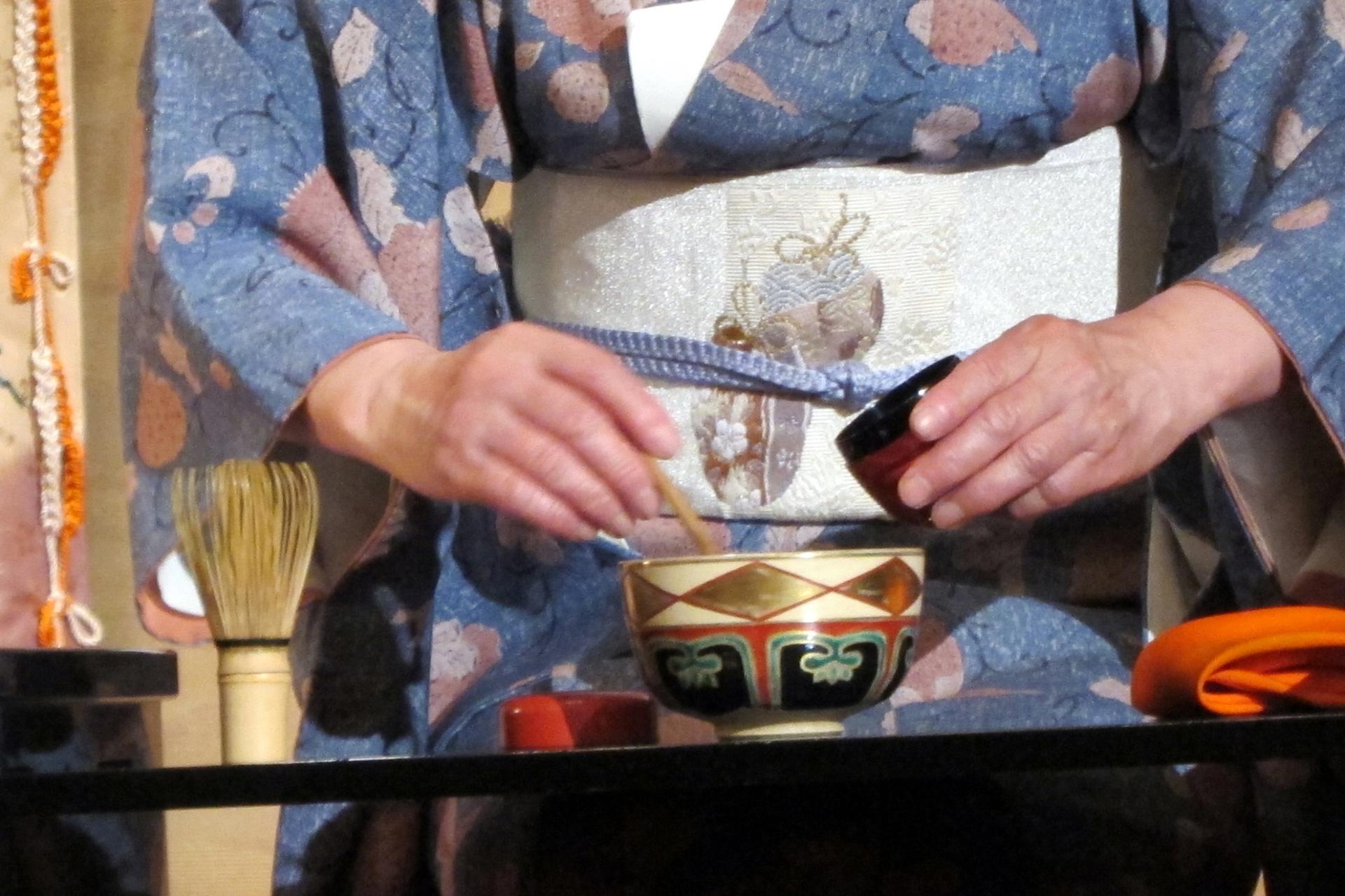 Kyoto Tea Ceremony & Imperial Garden Walking Tour - Thumbnail 2