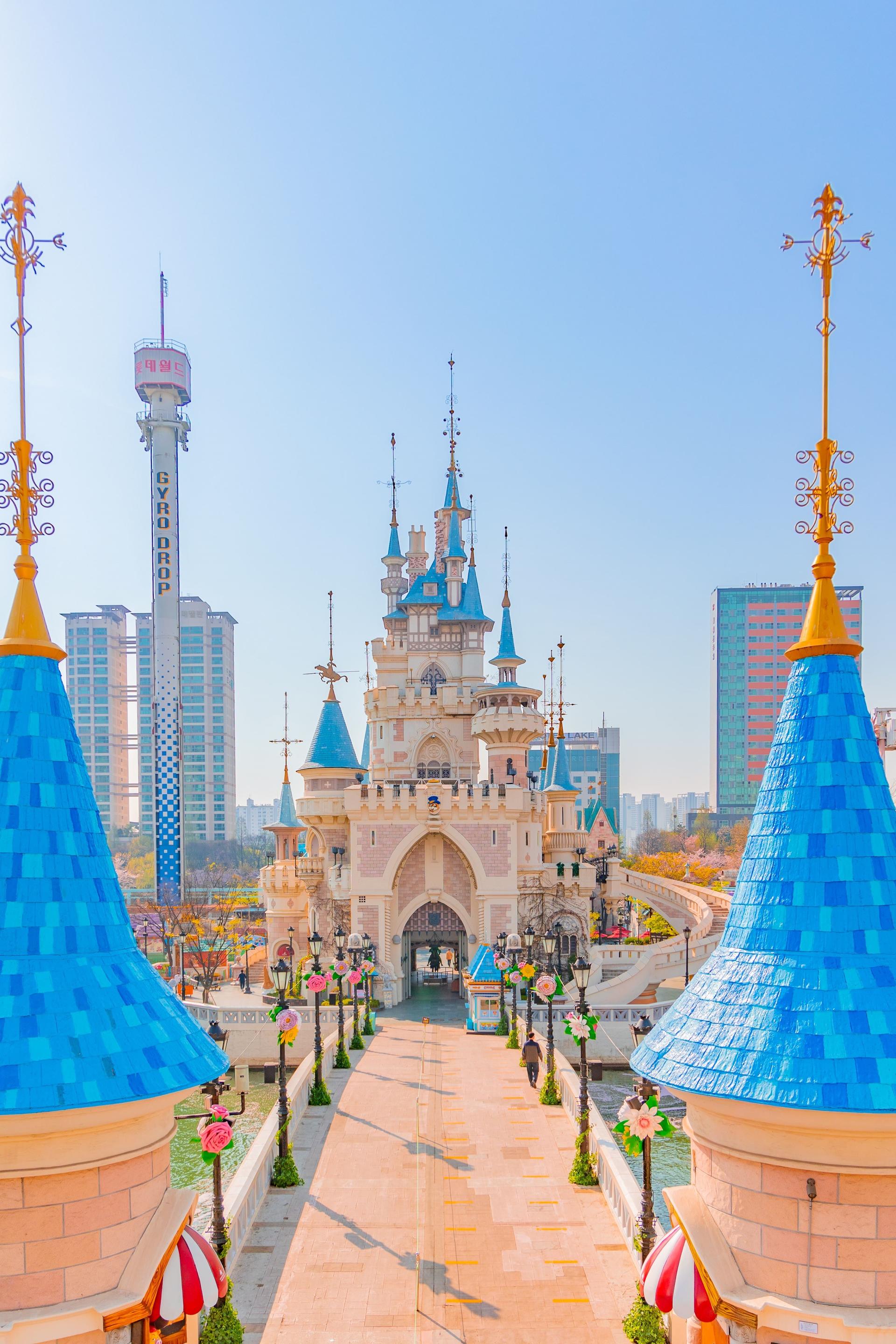 ULTRA LOTTE TOUR (Lotte Duty Free,Lotte World,Seoul Sky,Aquarium) - Image 1