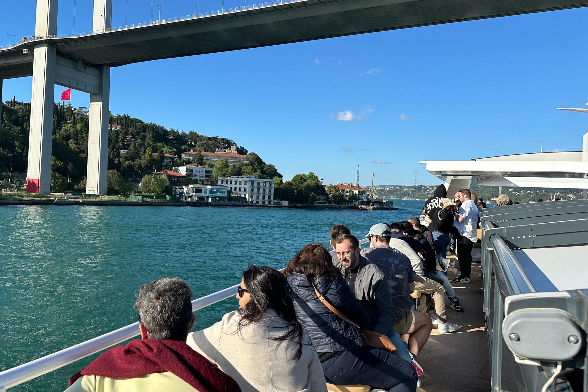 Mega Lufer Sightseeing Cruise with Audio Guide in Istanbul - Thumbnail 24