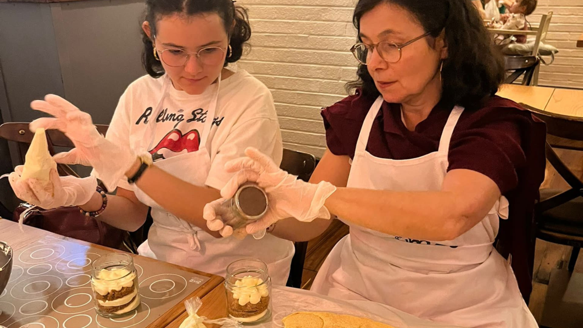 Tiramisu, savoiardo biscuit, and gelato making class in Rome - Thumbnail 2