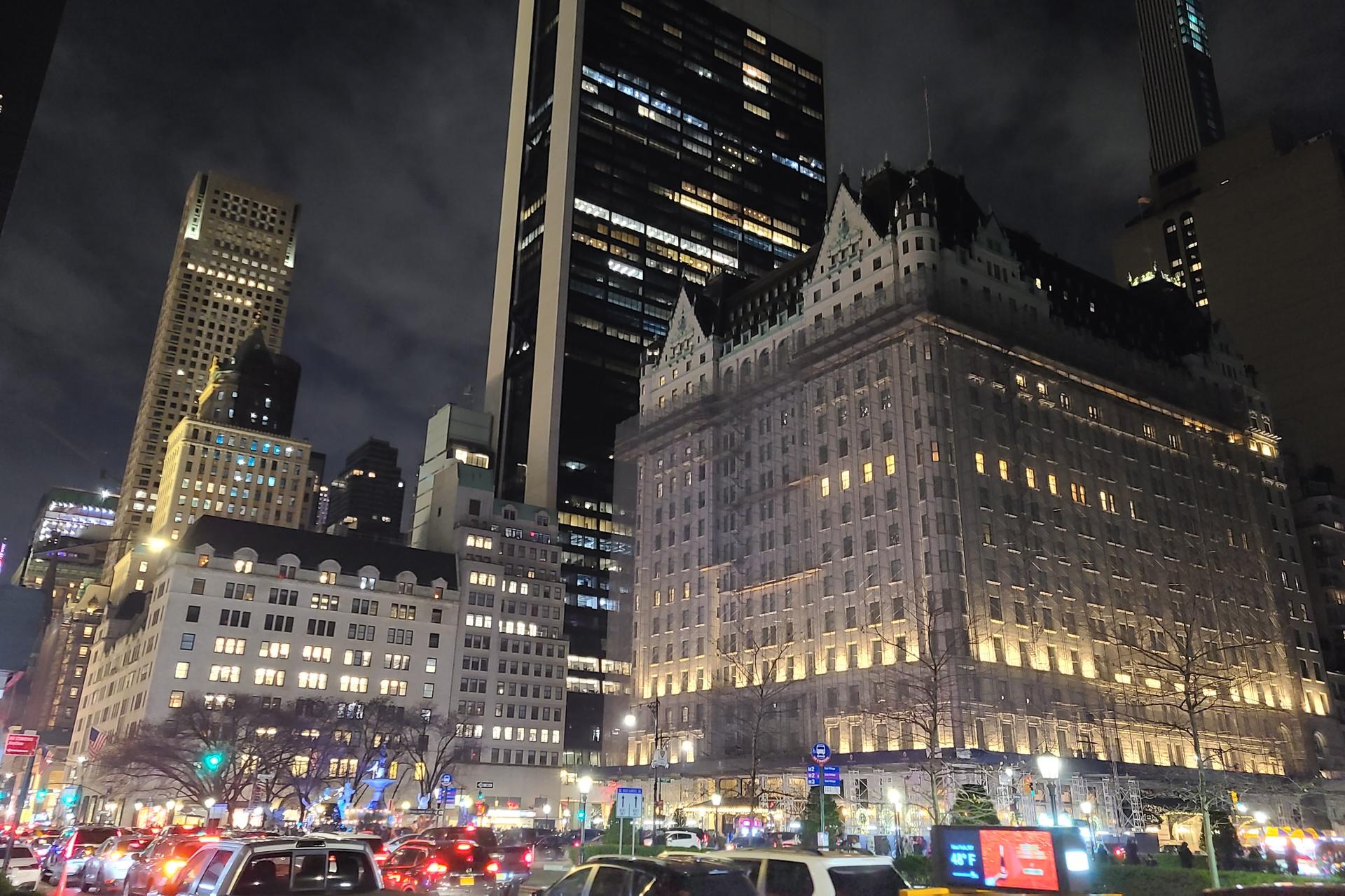 NYC: Holiday Walking Tour 5th Ave, Rockefeller Tree and Xmas Village - Thumbnail 25
