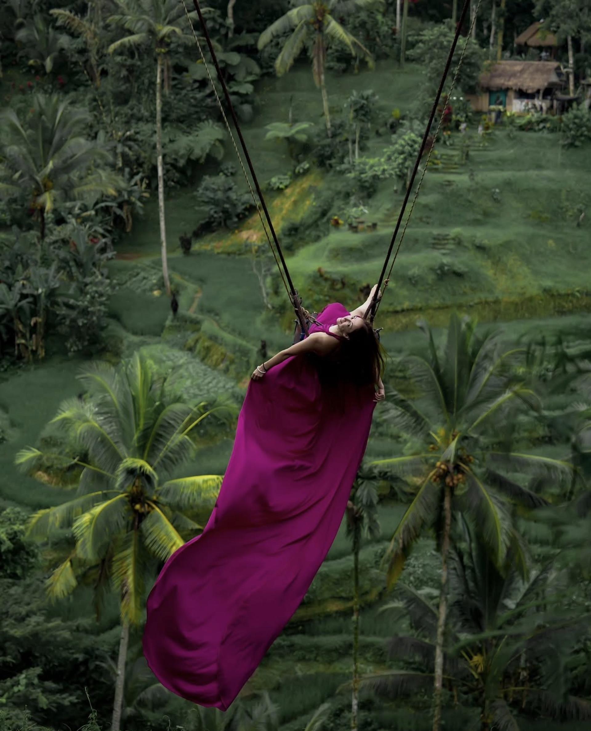Koi Pond Bali Photoshoot & Ubud Instagramable Tour - Thumbnail 11