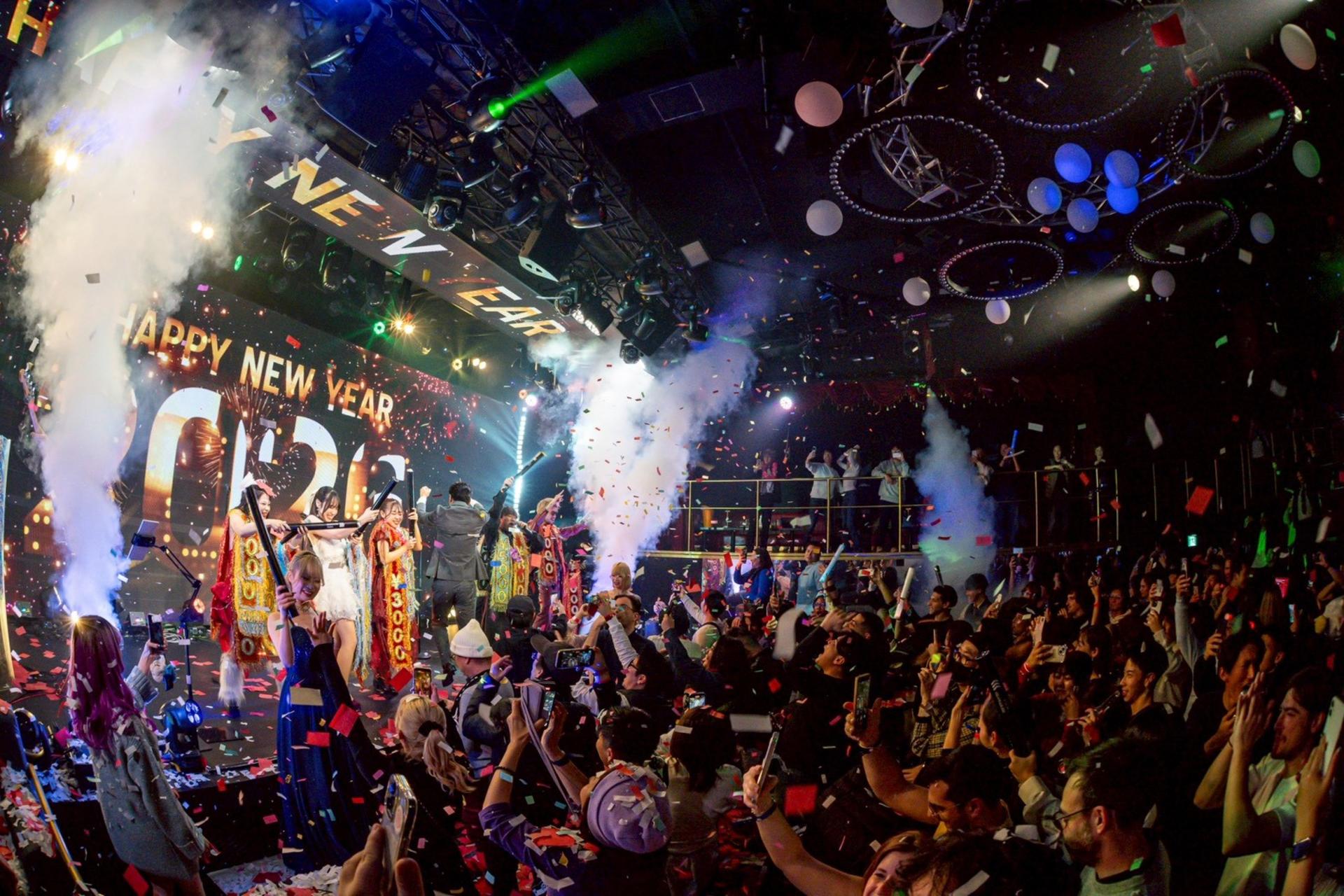 Osaka Umeda: PICCADILLY Live DINNER SHOW&NIGHTCLUB with Tasting Menu - Thumbnail 14