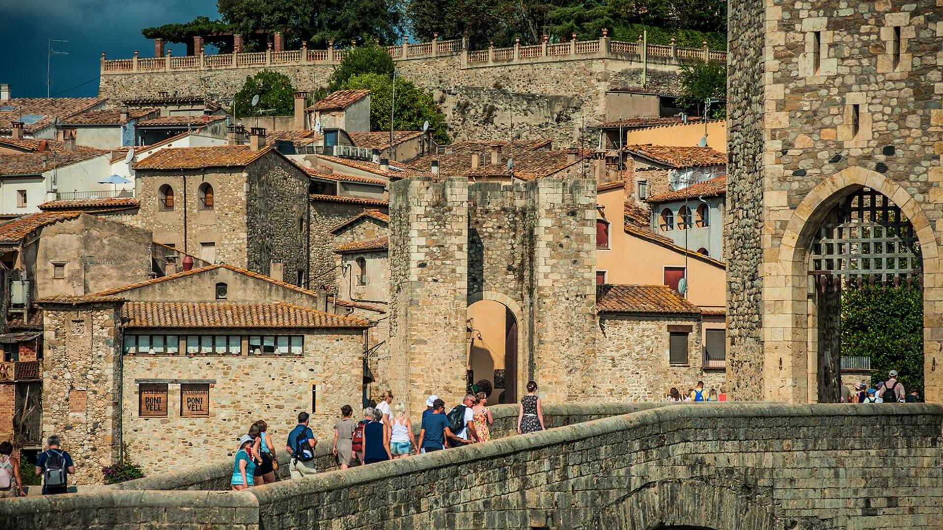Medieval villages day tour from Barcelona - Thumbnail 3