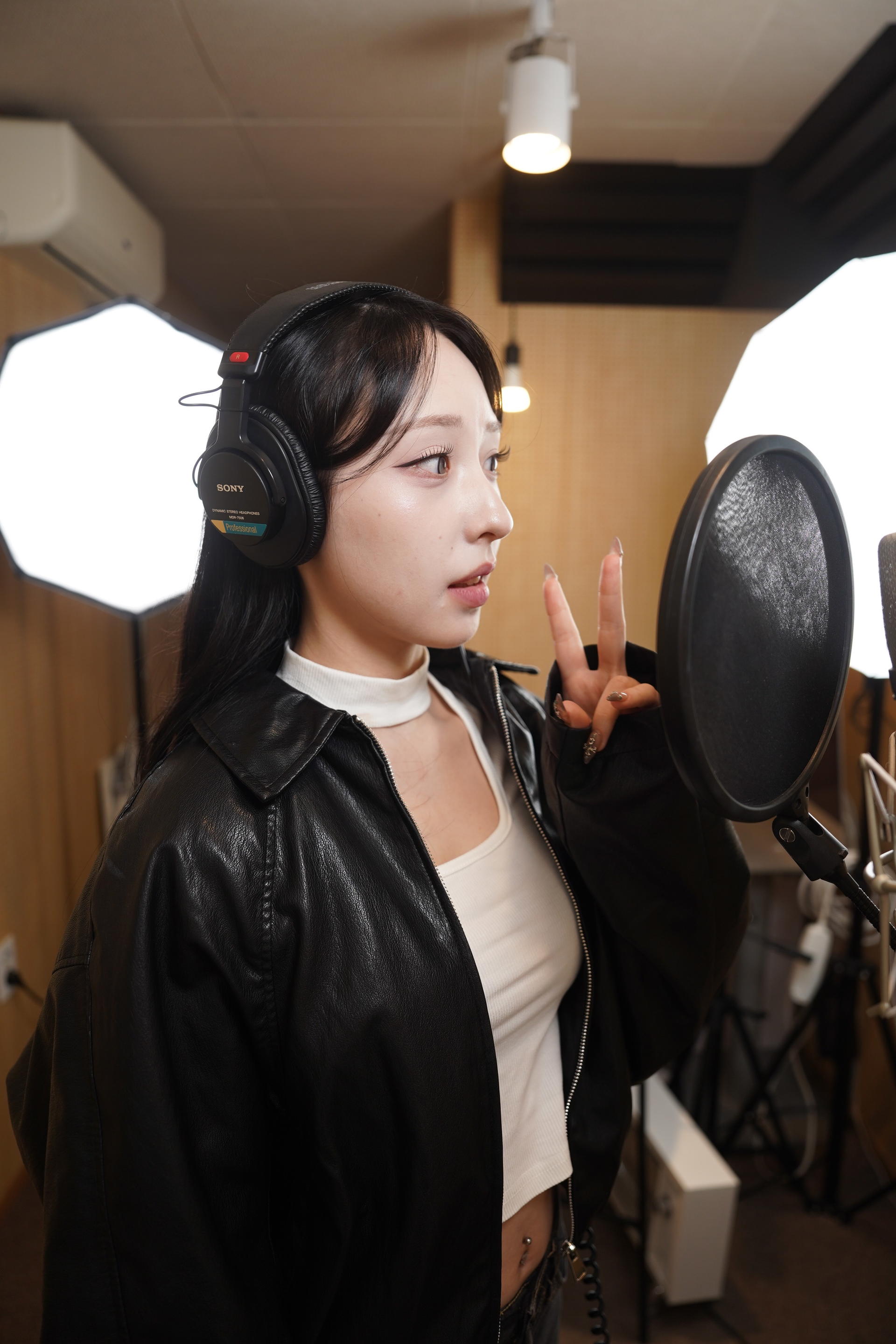 The Debut: Seoul - K-pop Vocal Recording Experience - Image 1