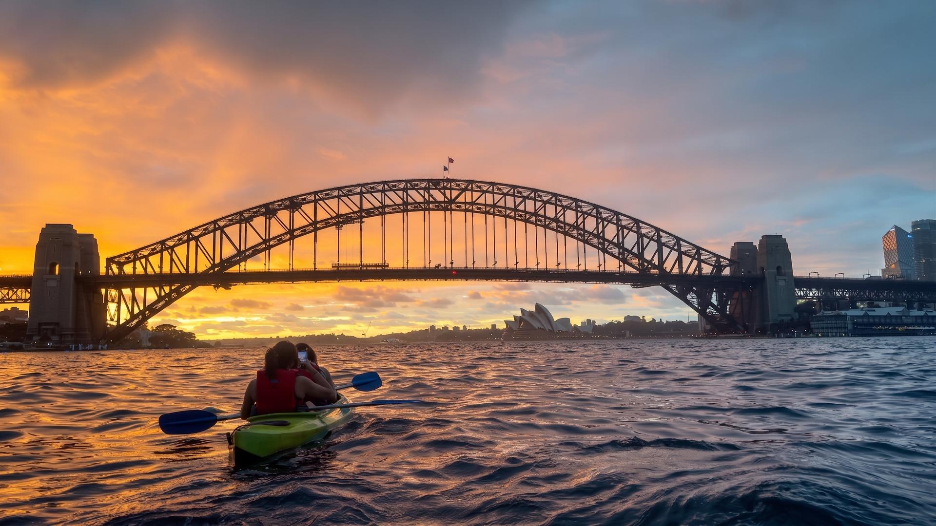Sydney Sunrise Small-Group Kayak Tour: Harbour Bridge, Opera House - Thumbnail 16